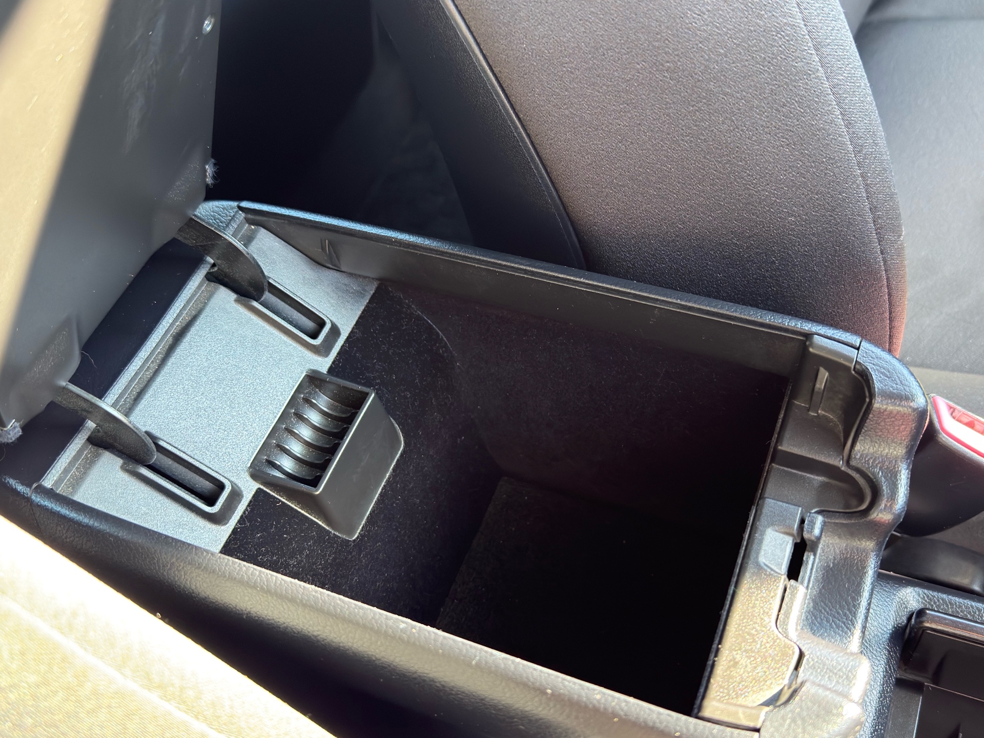 Vehicle photo 14