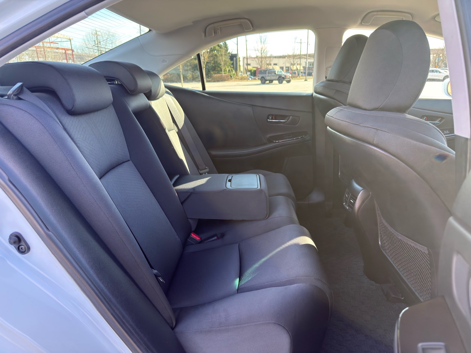 Vehicle photo 19