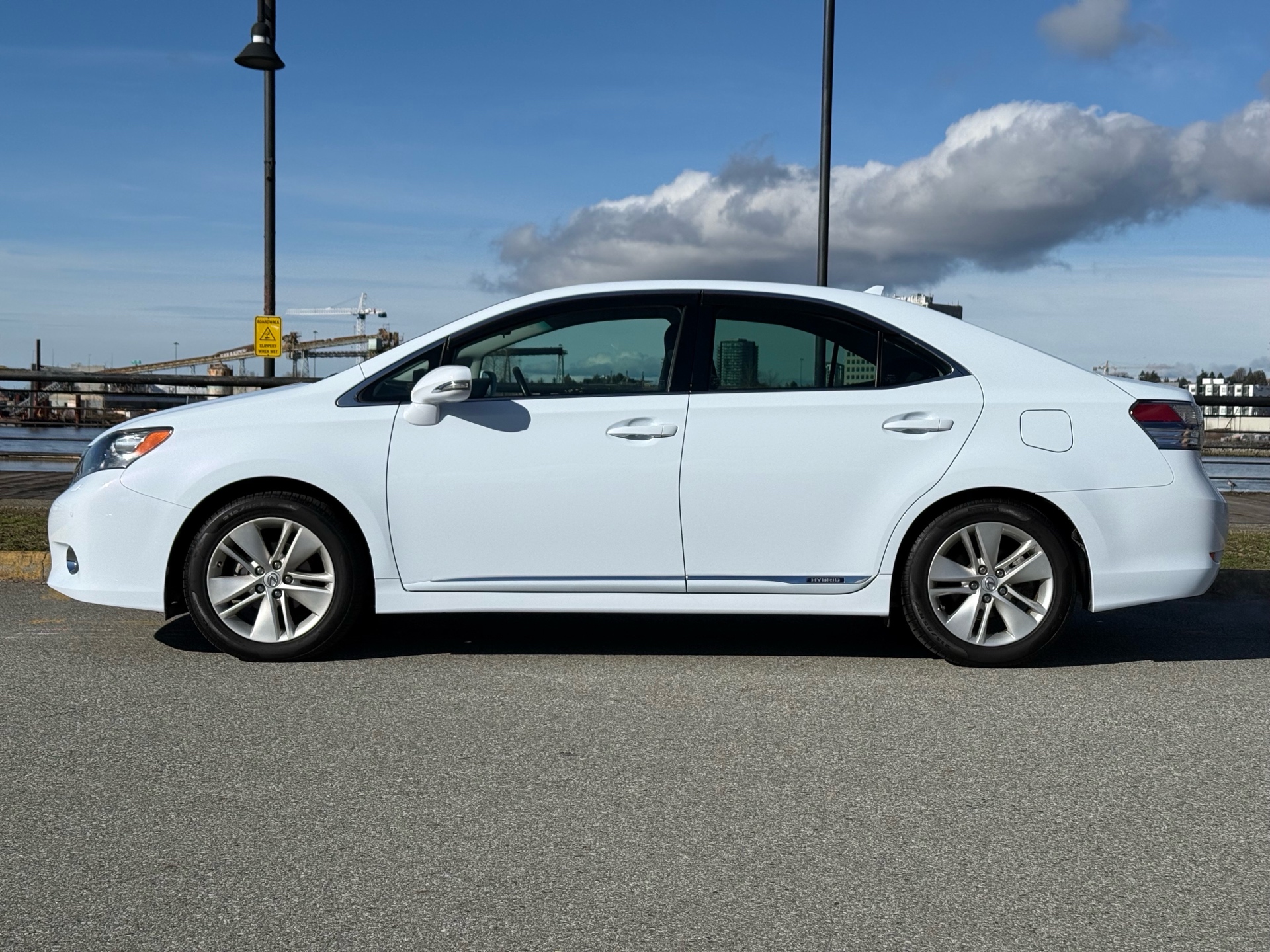 Vehicle photo 3
