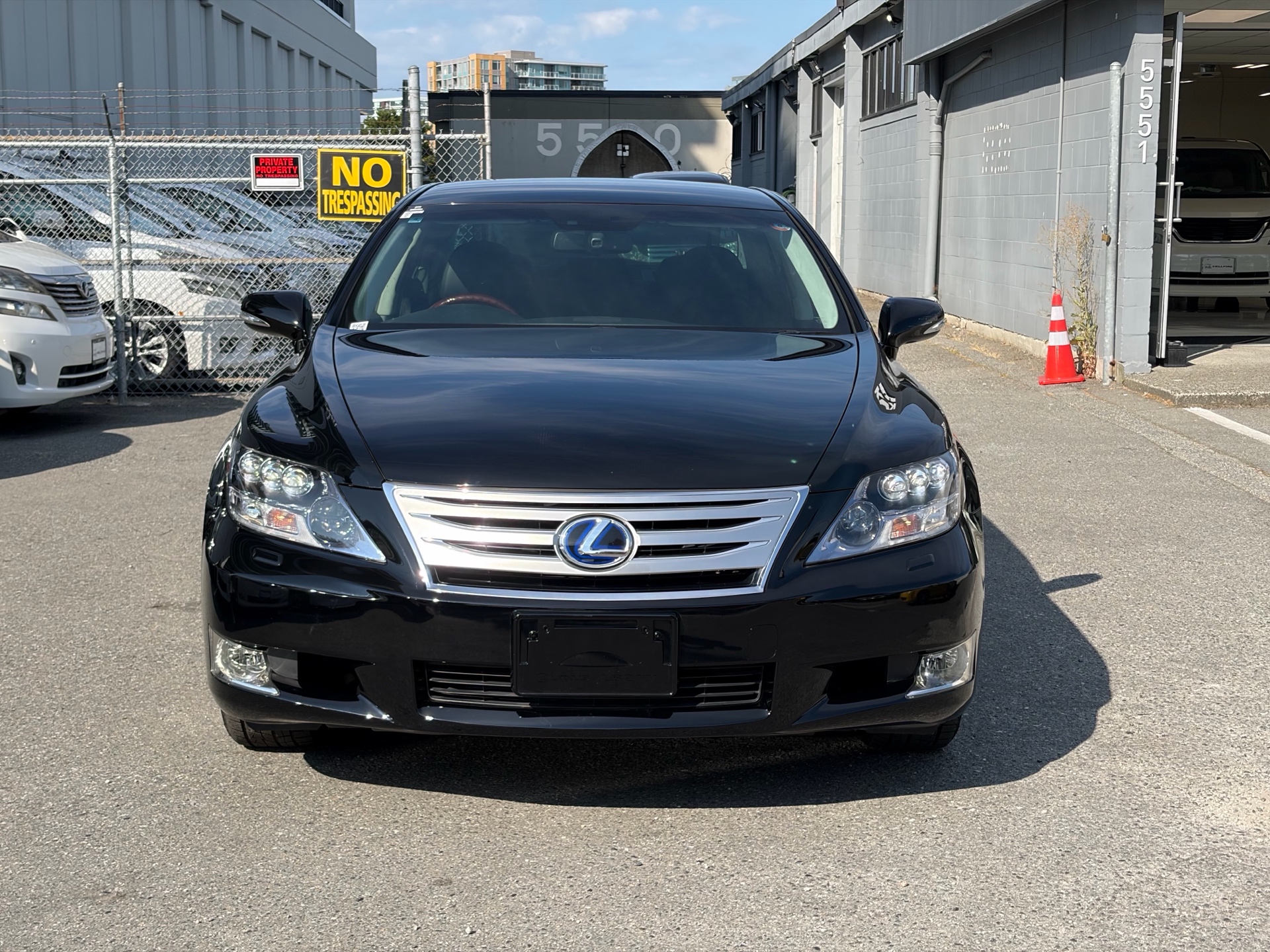 Vehicle photo 2
