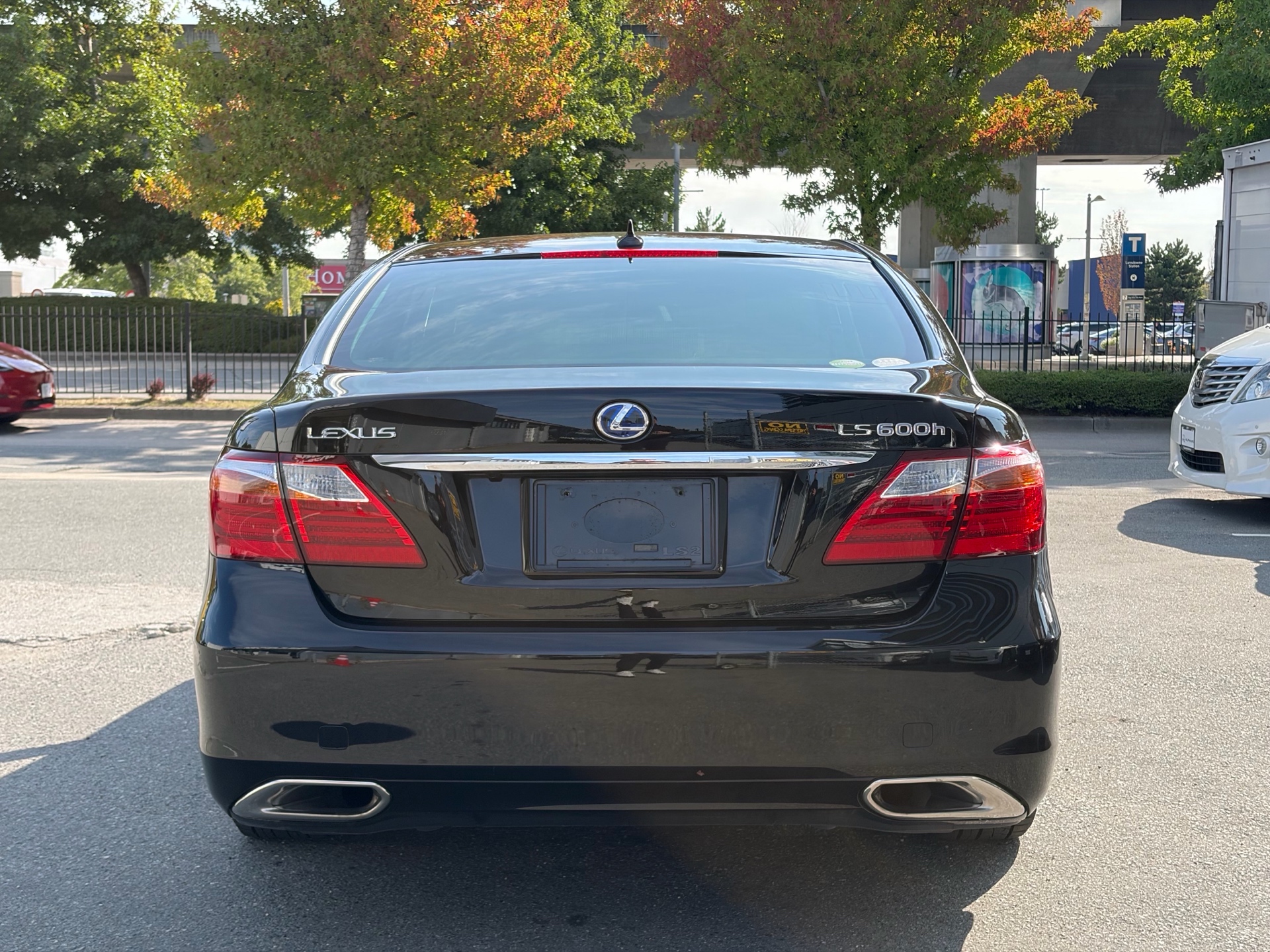 Vehicle photo 6