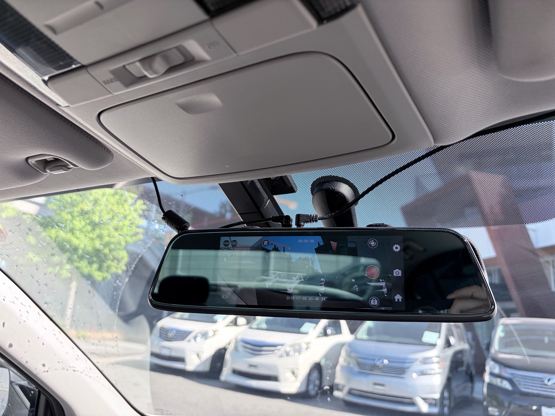 Vehicle photo 13