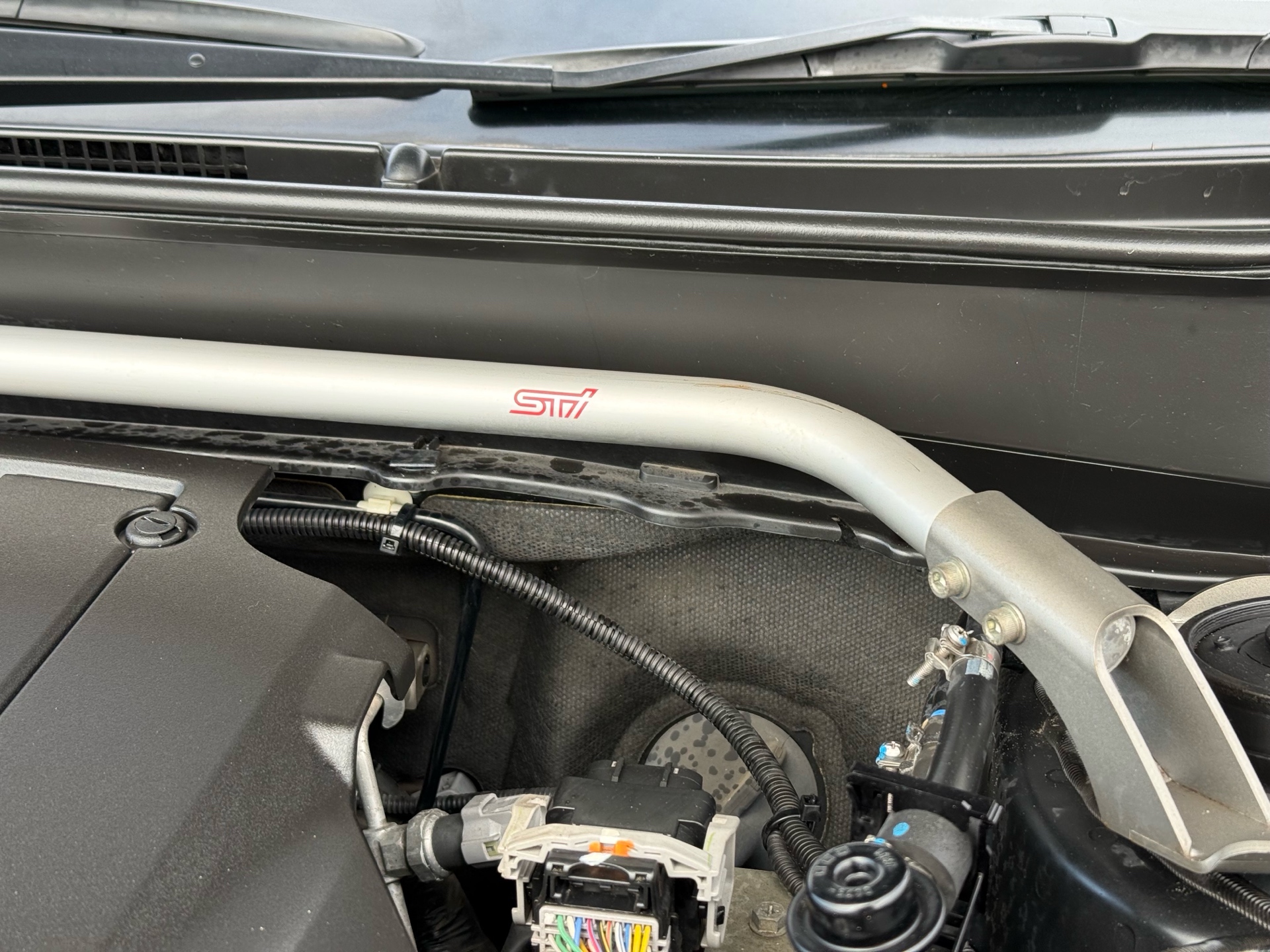 Vehicle photo 17