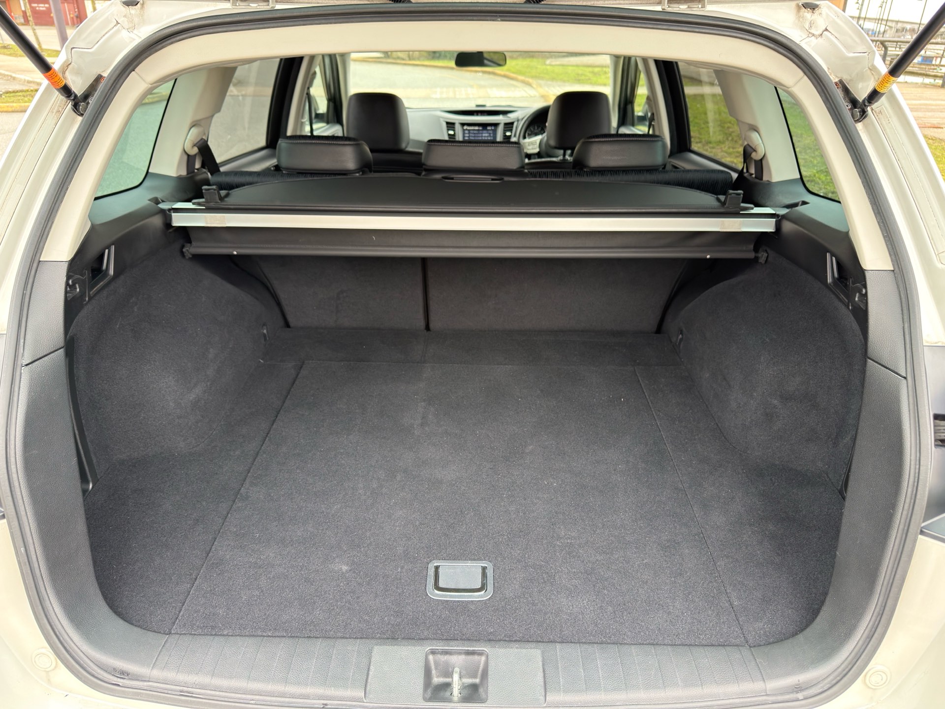 Vehicle photo 14