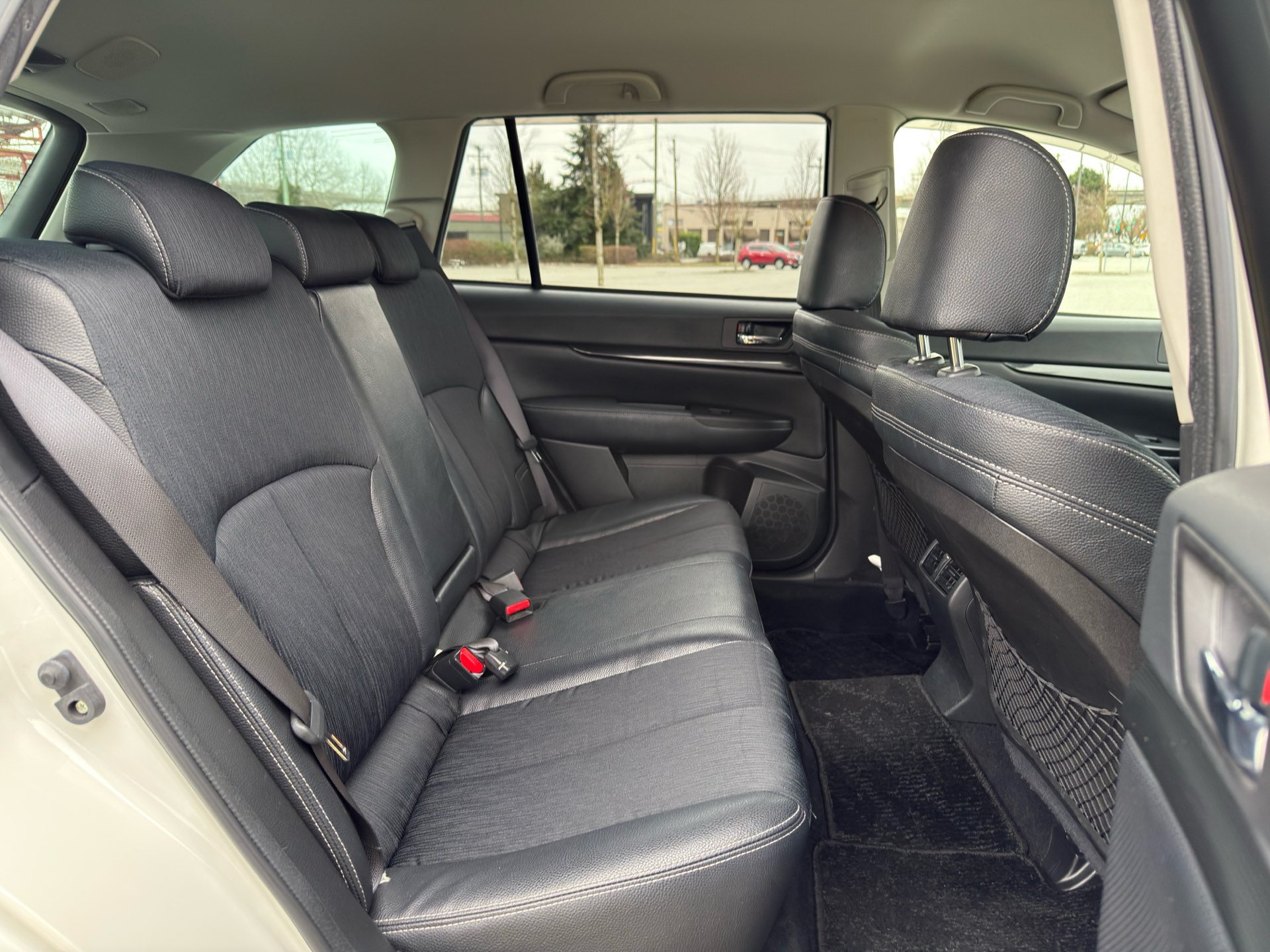 Vehicle photo 13