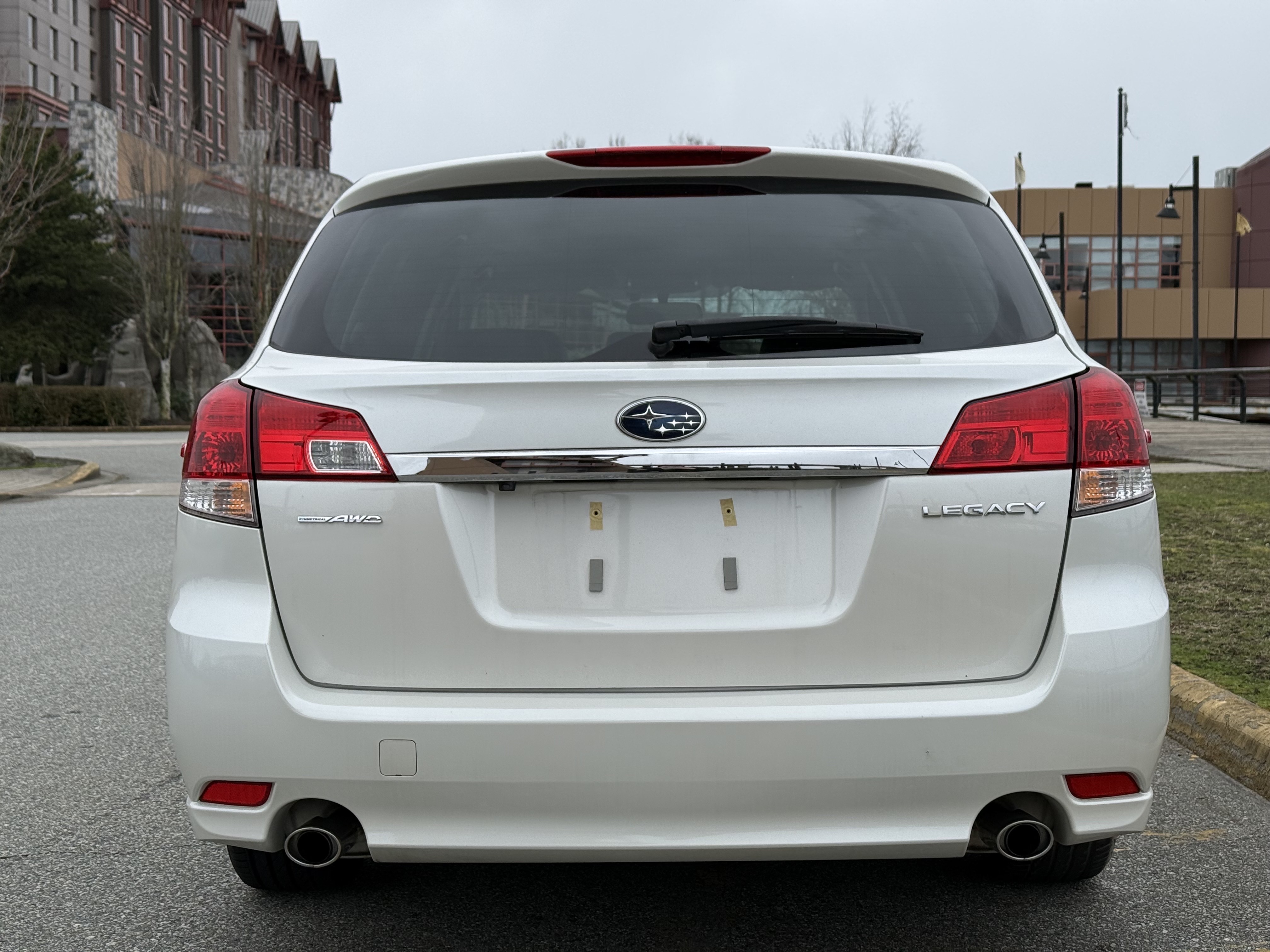 Vehicle photo 5