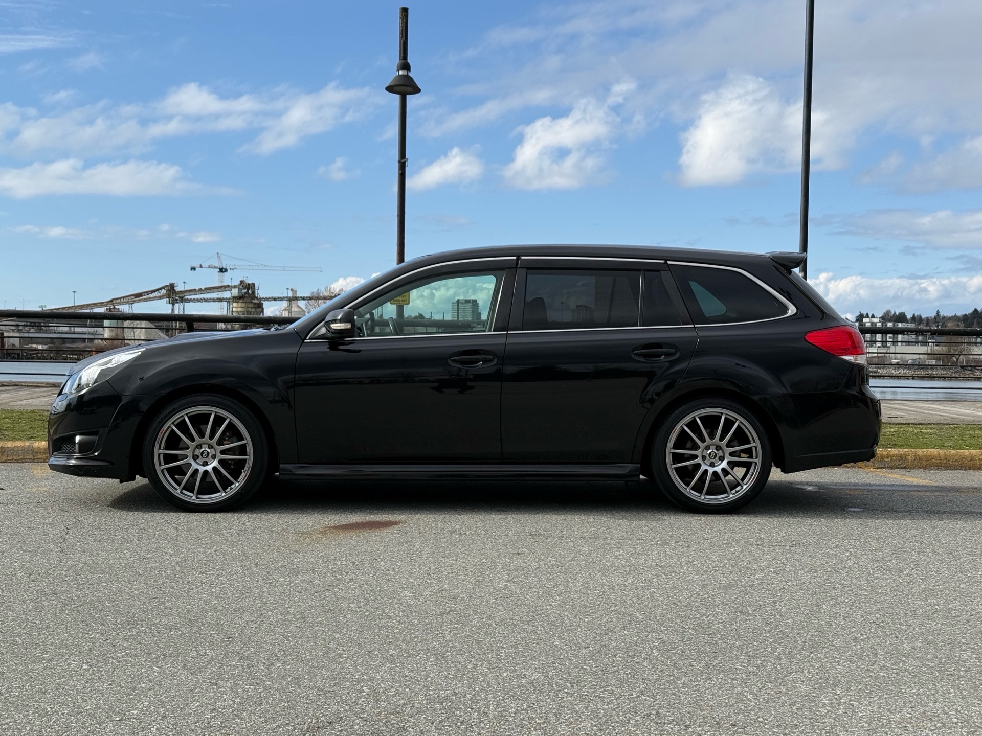 Vehicle photo 3
