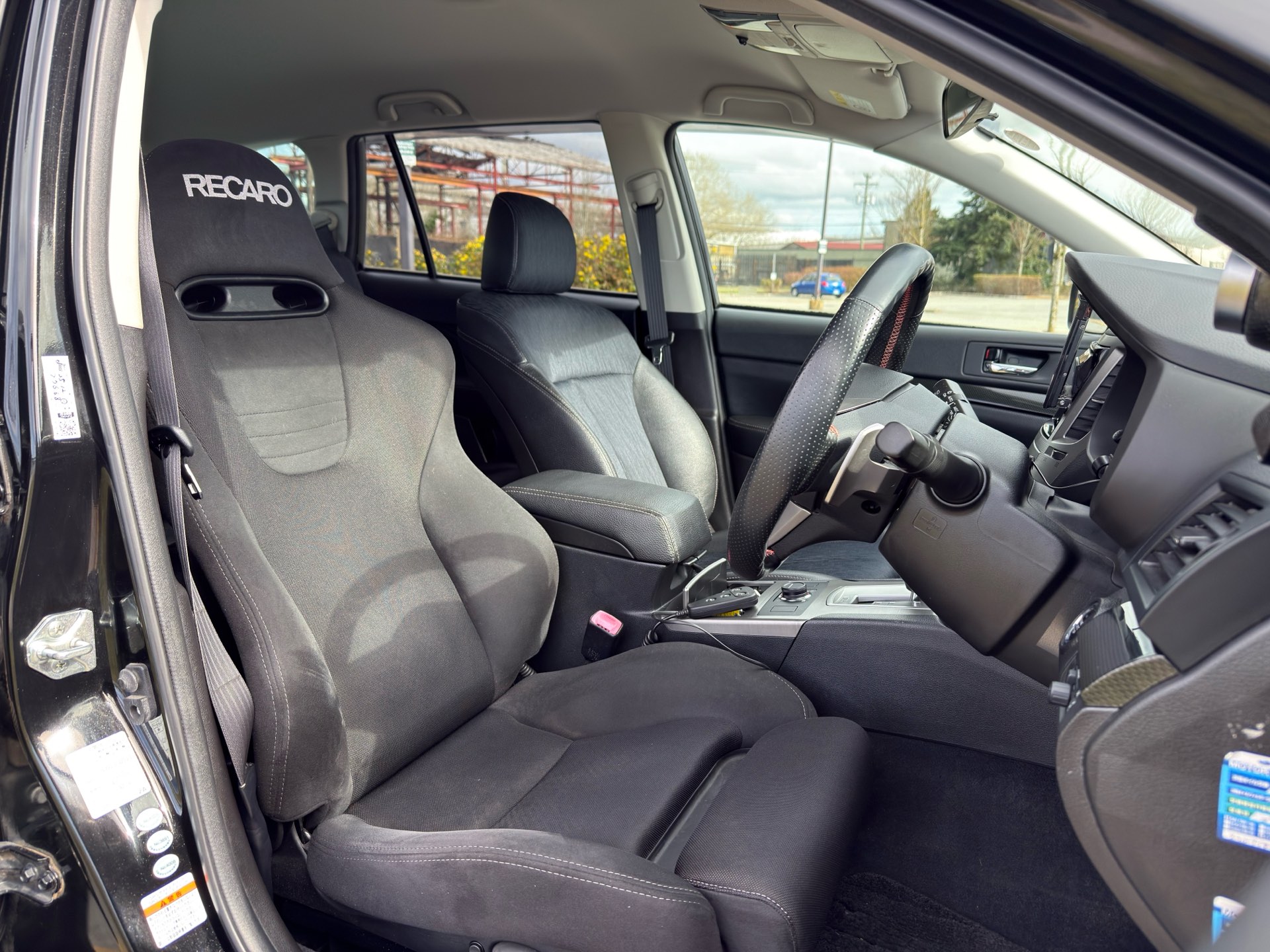 Vehicle photo 12
