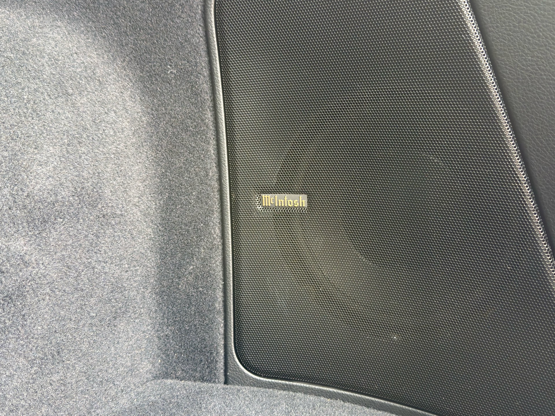 Vehicle photo 15