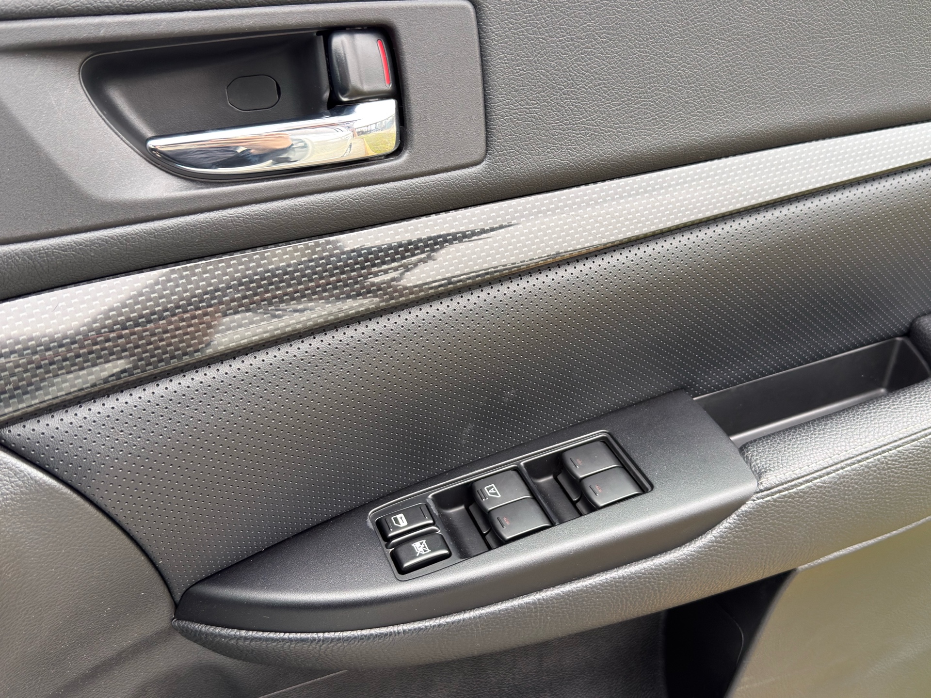 Vehicle photo 11