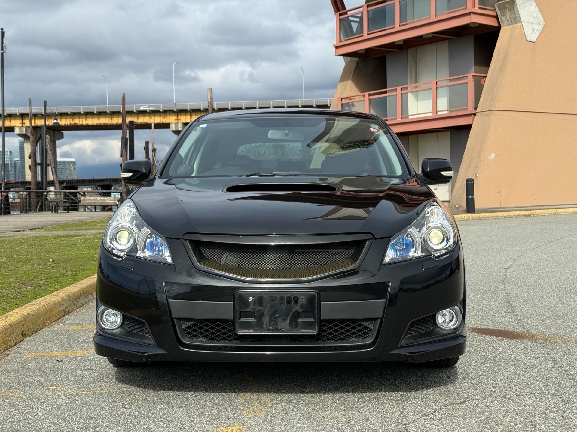 Vehicle photo 2