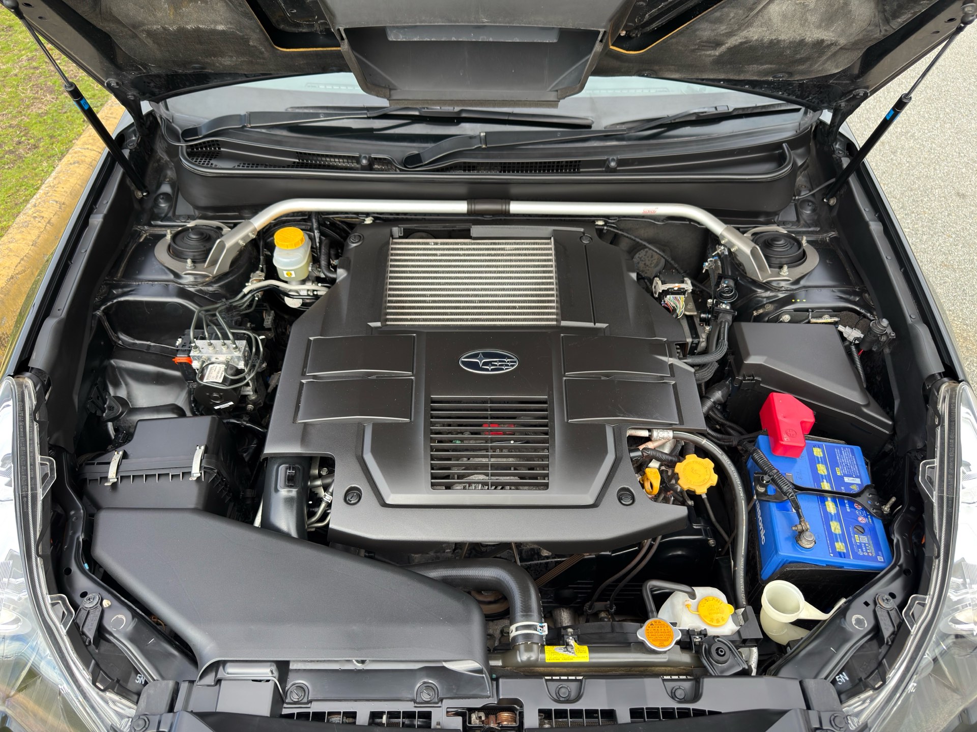 Vehicle photo 16