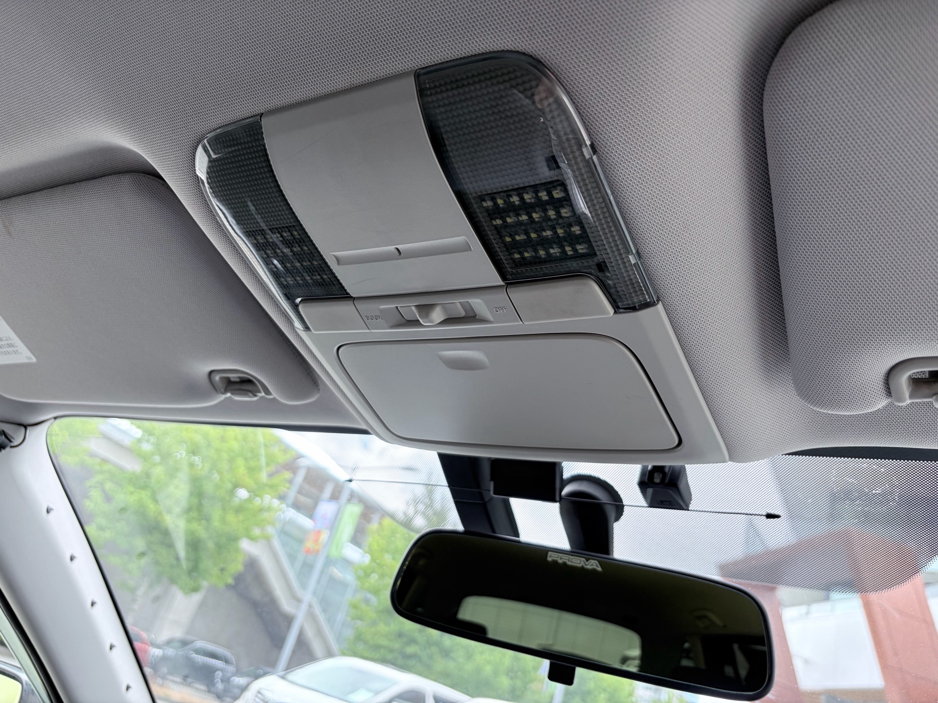 Vehicle photo 13