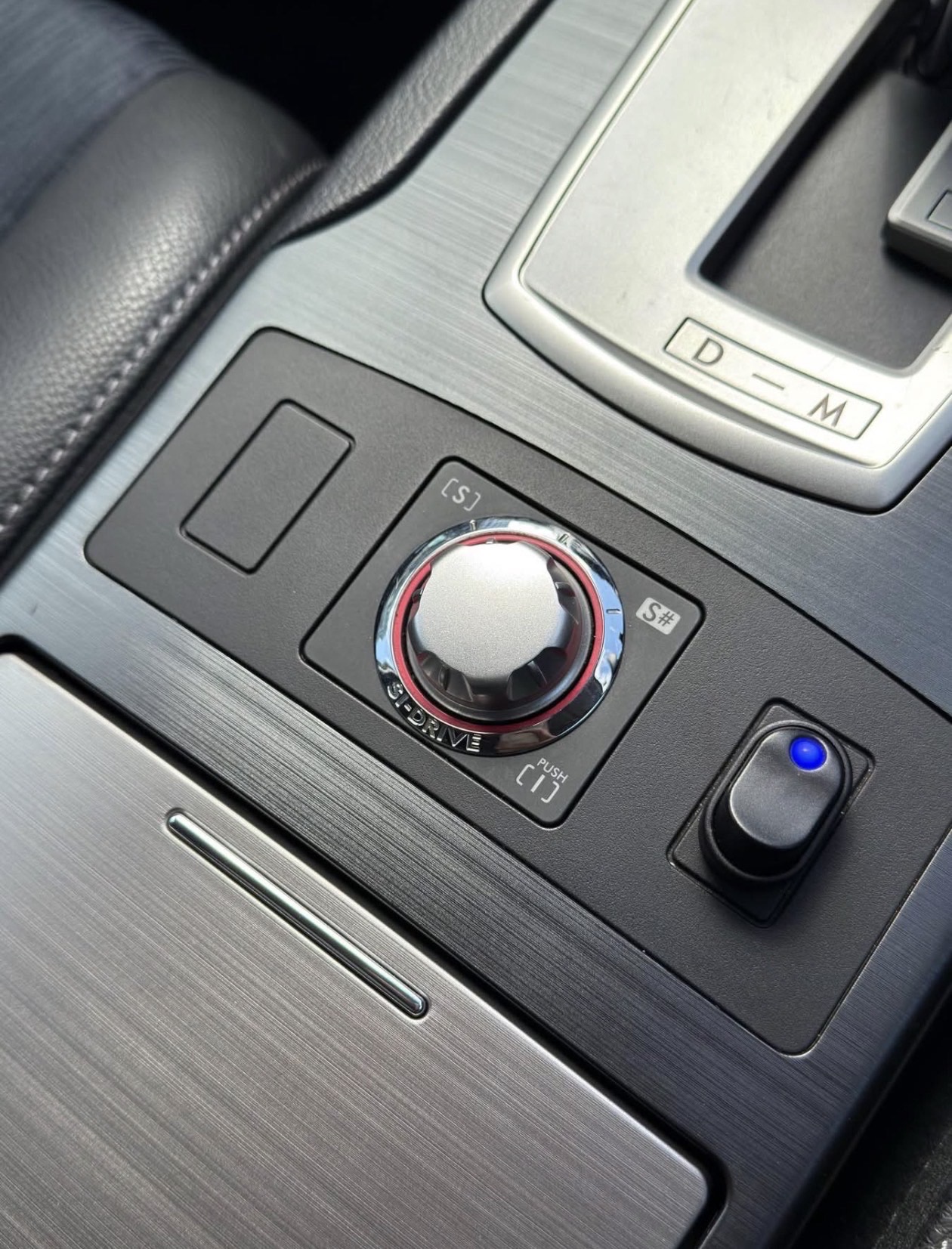 Vehicle photo 19