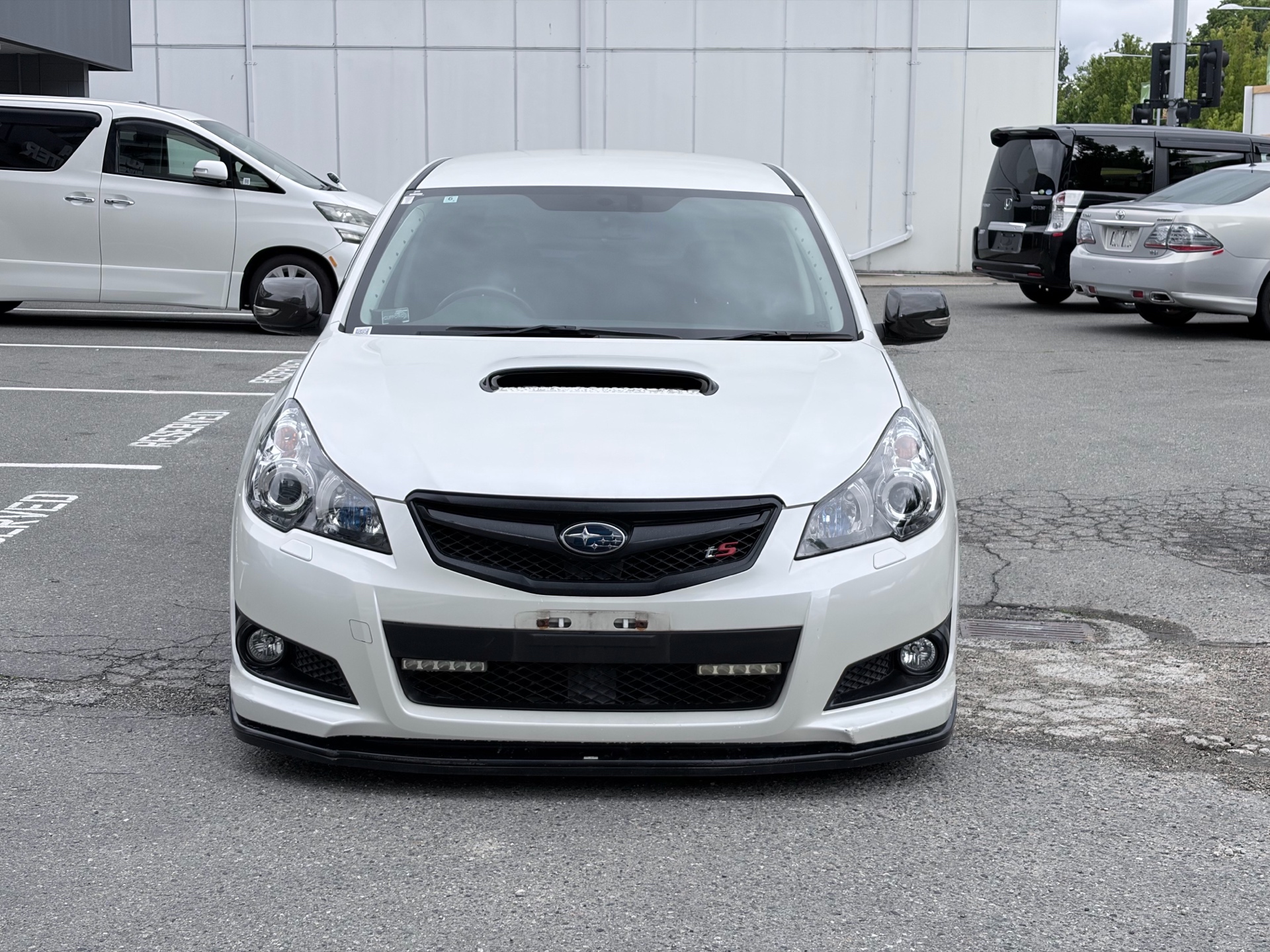 Vehicle photo 2