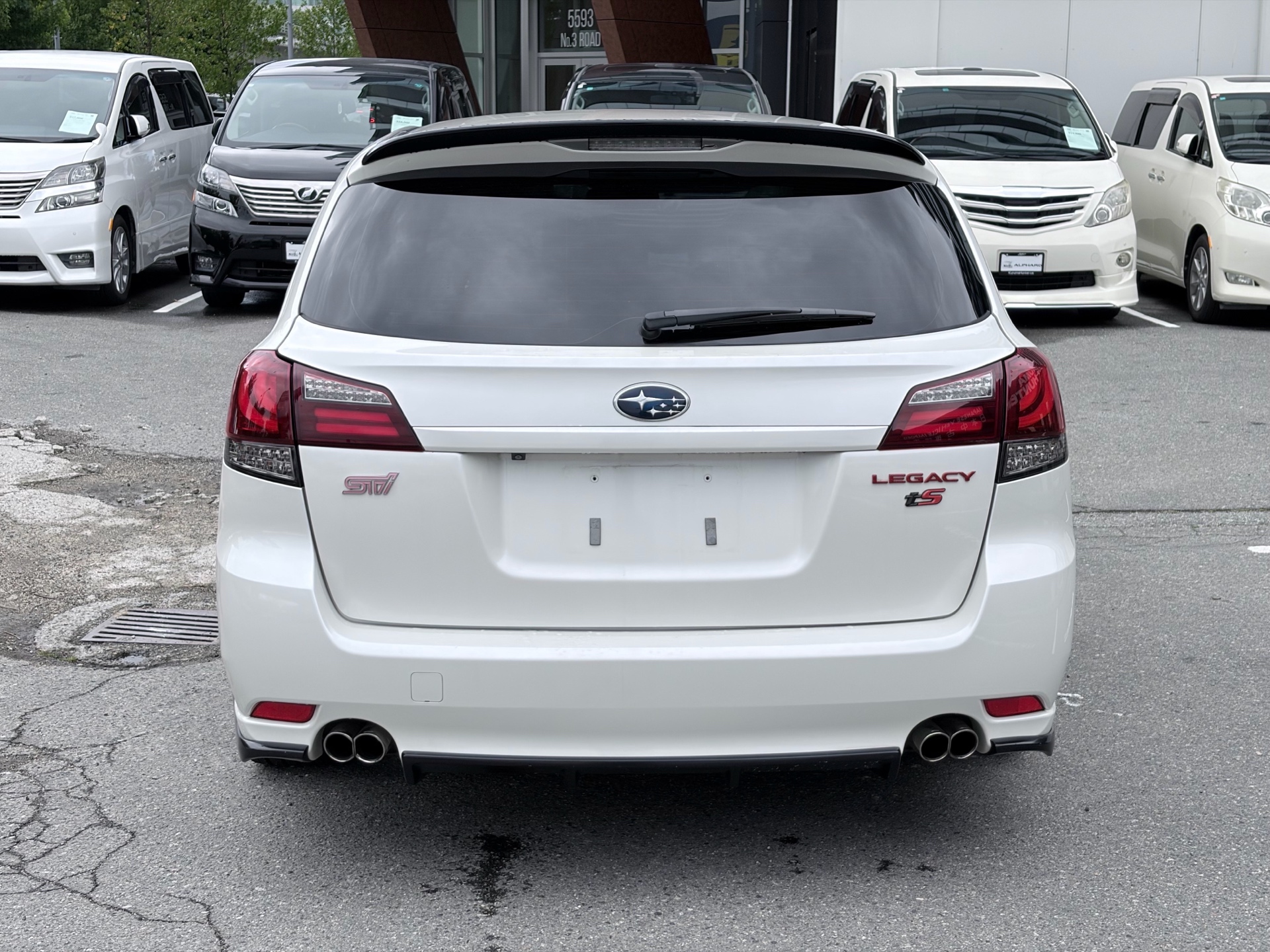 Vehicle photo 4