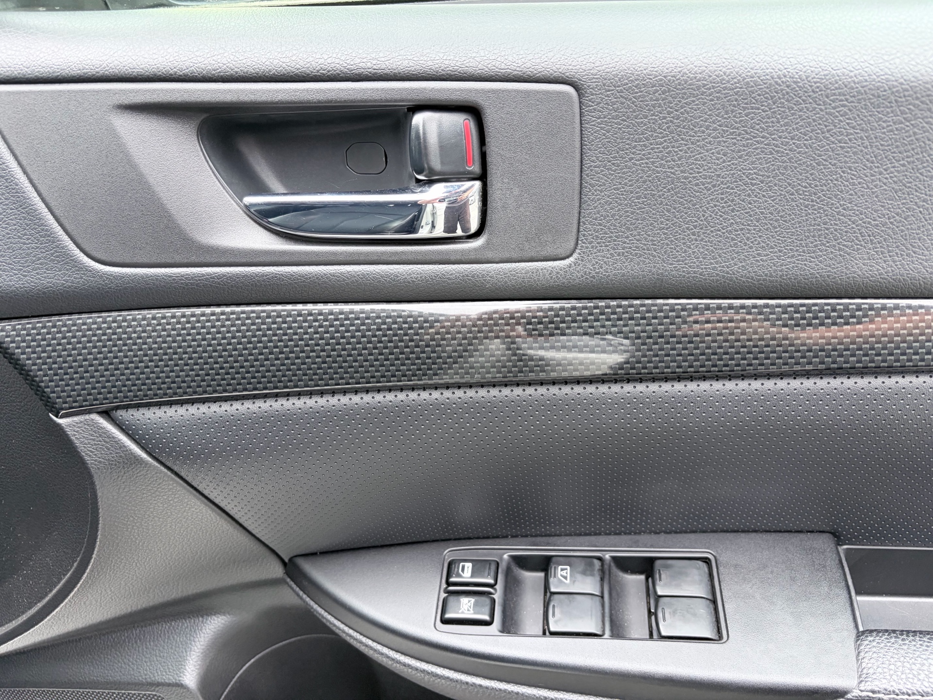 Vehicle photo 11