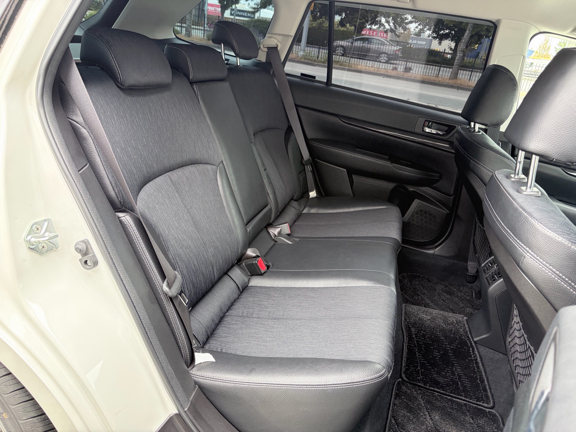 Vehicle photo 16