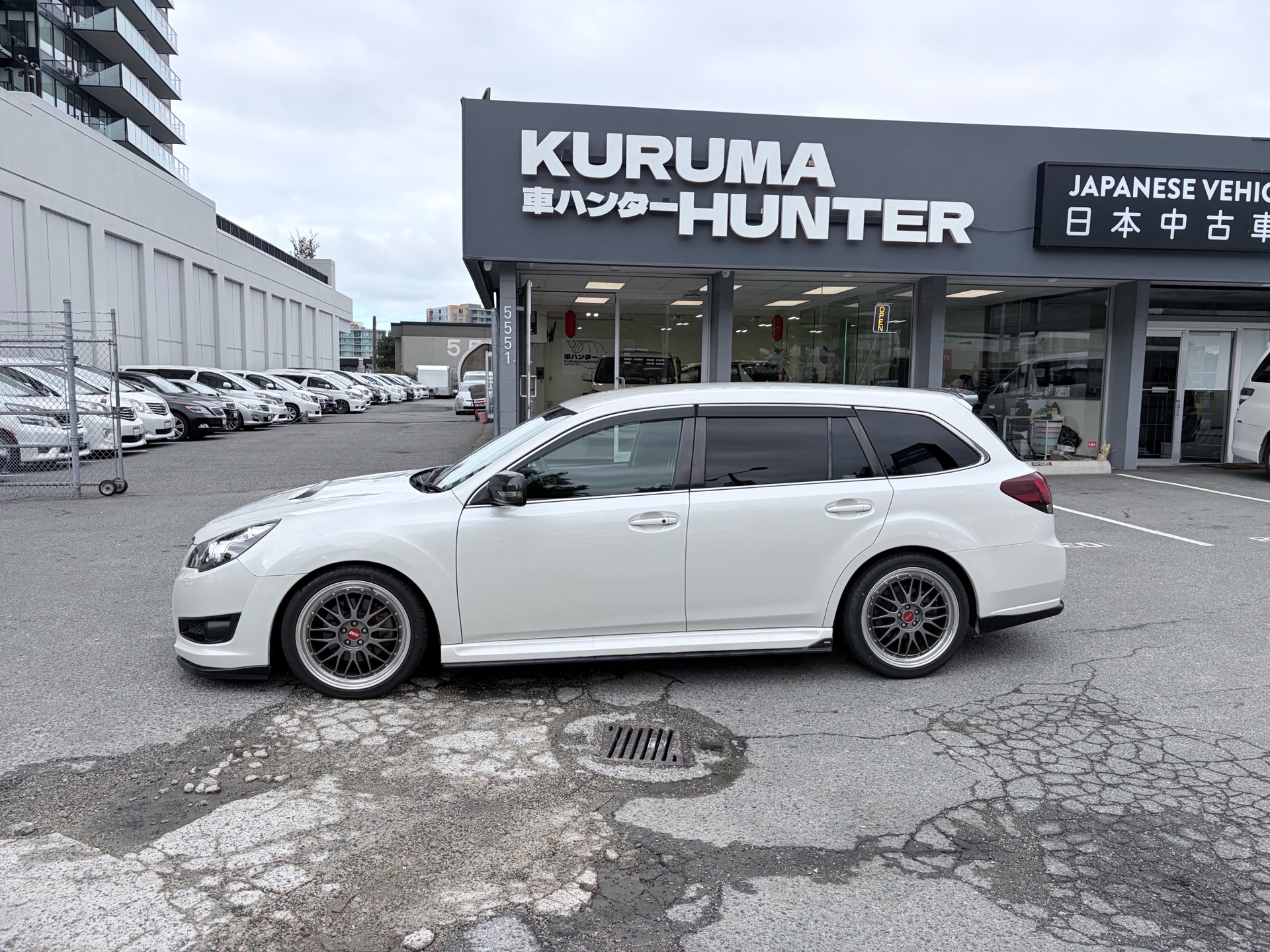 Vehicle photo 6
