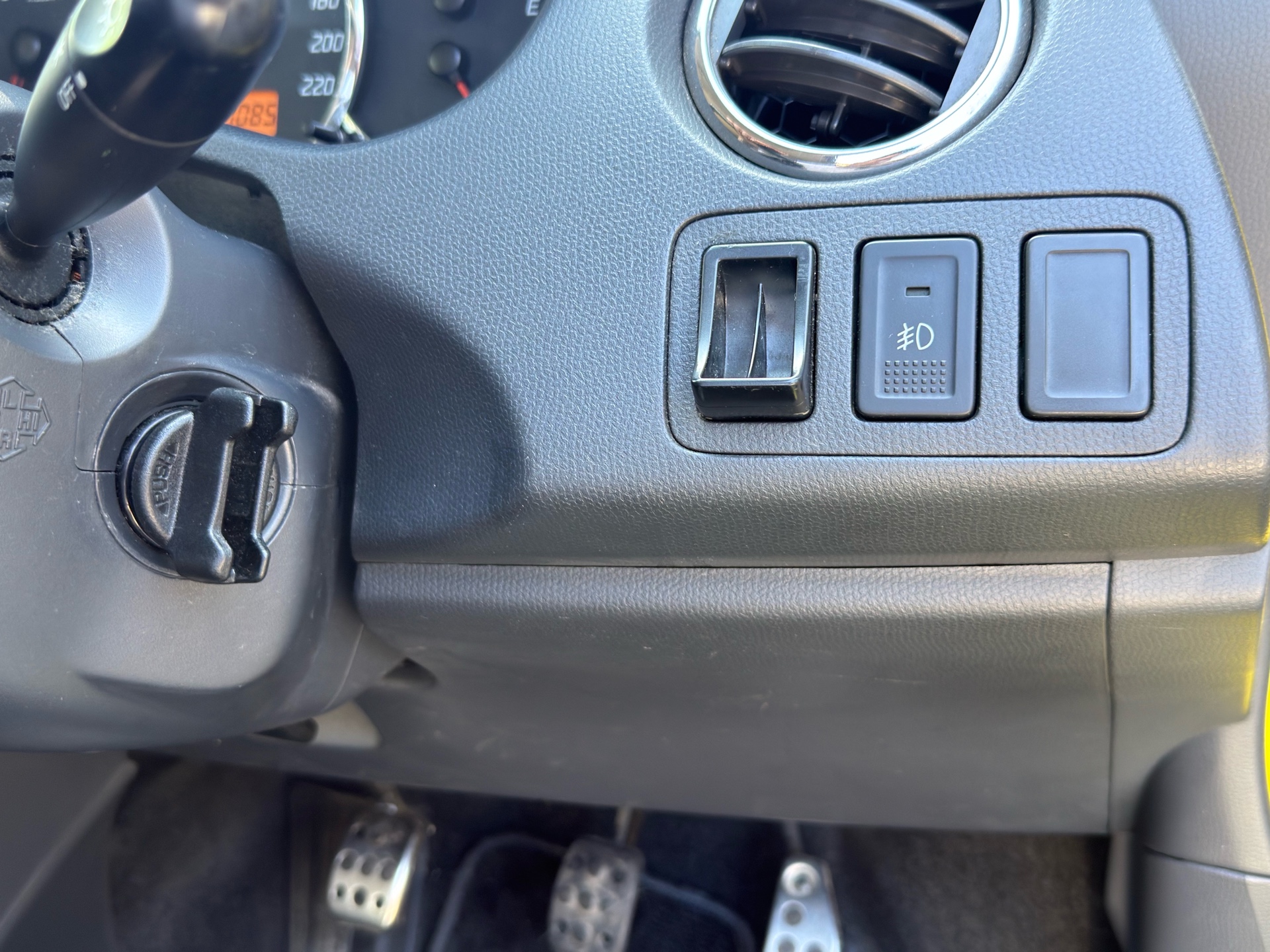 Vehicle photo 13