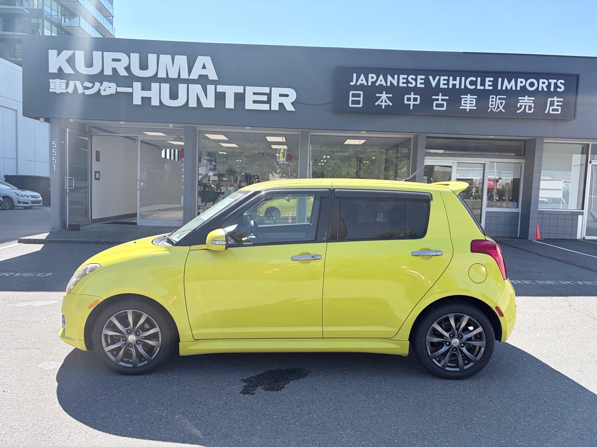 Vehicle photo 4