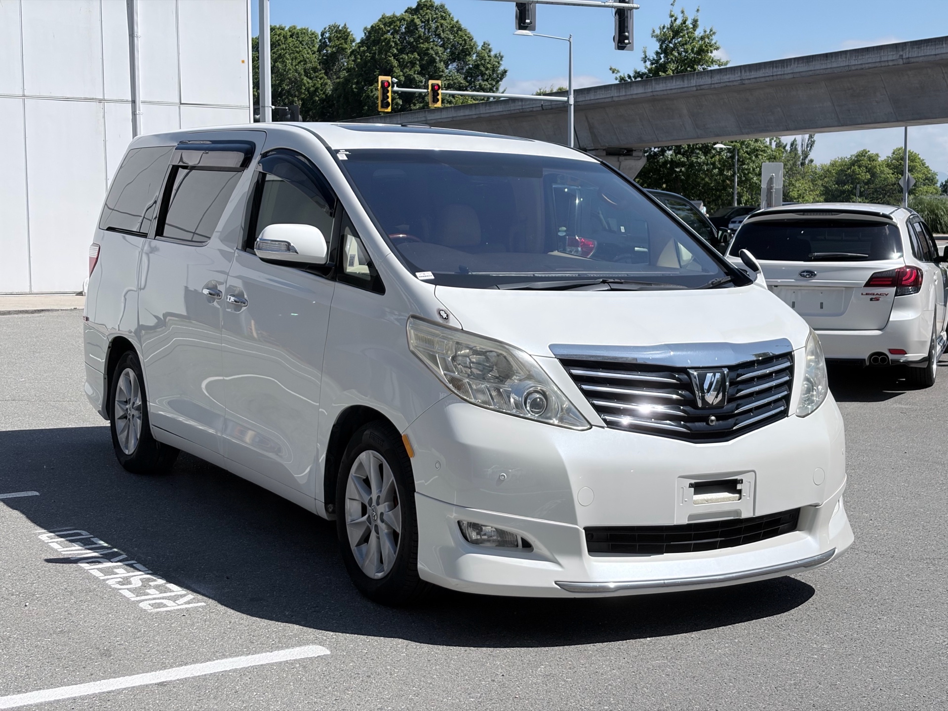 Vehicle photo 3
