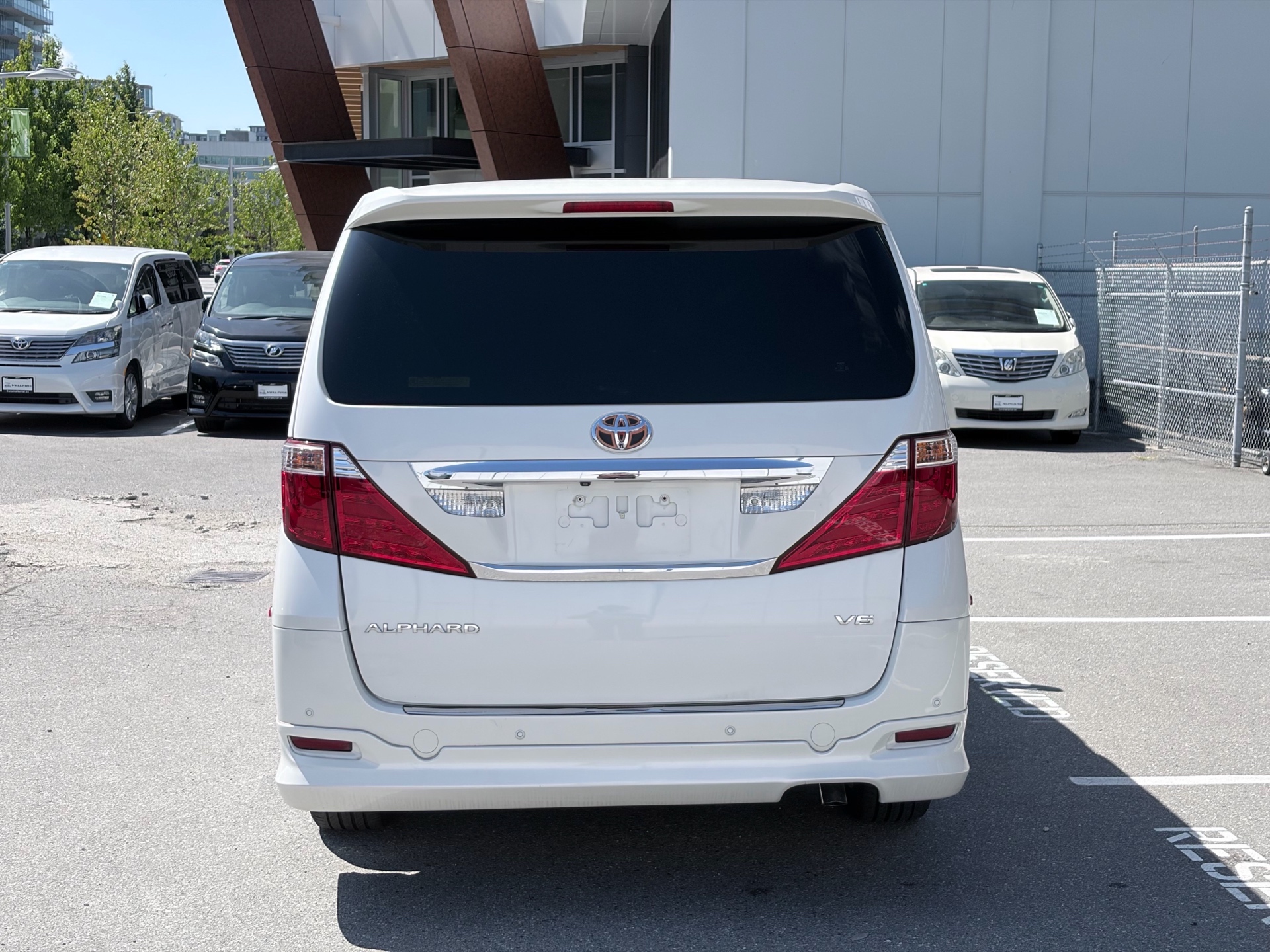 Vehicle photo 5