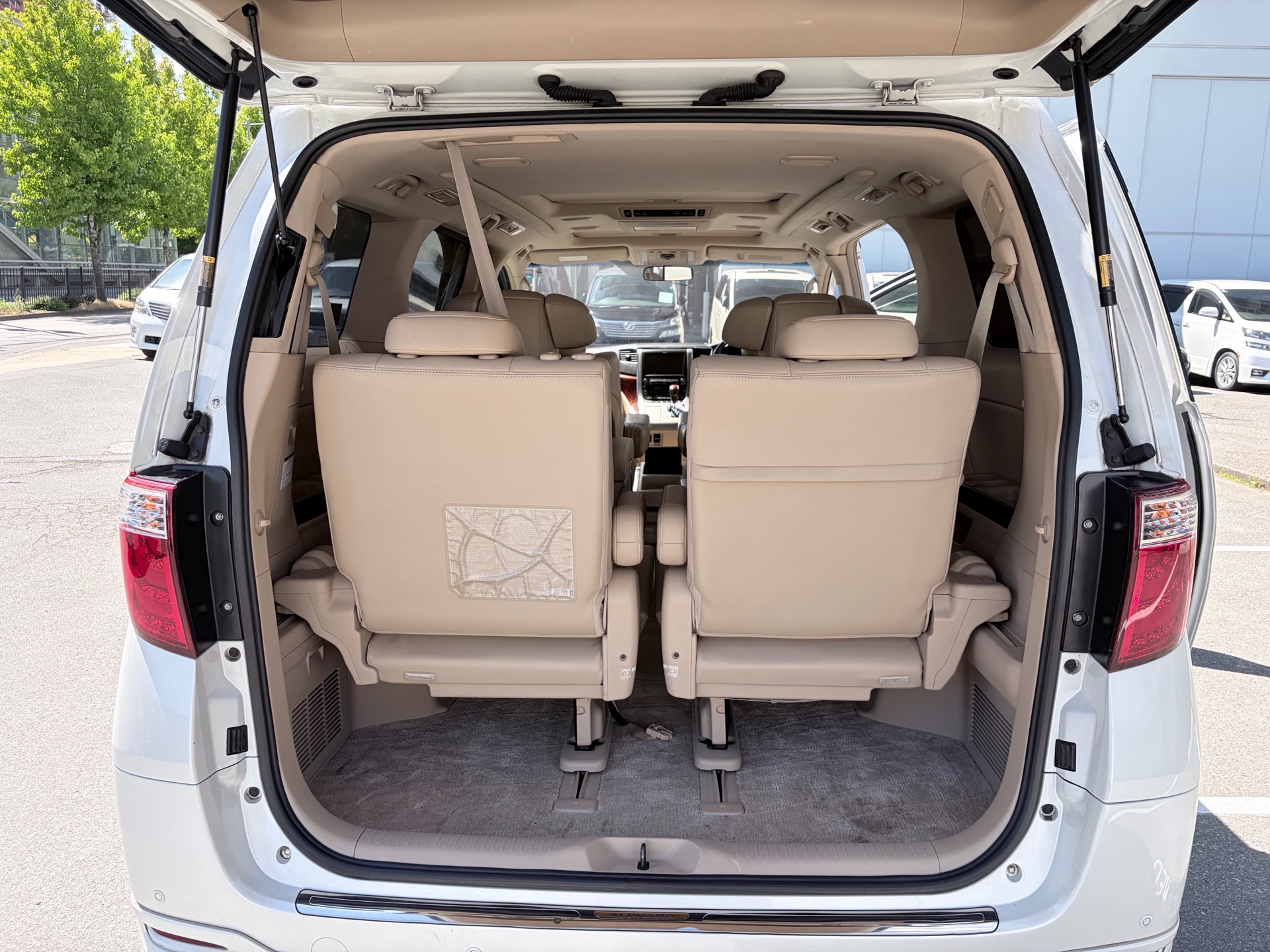 Vehicle photo 21