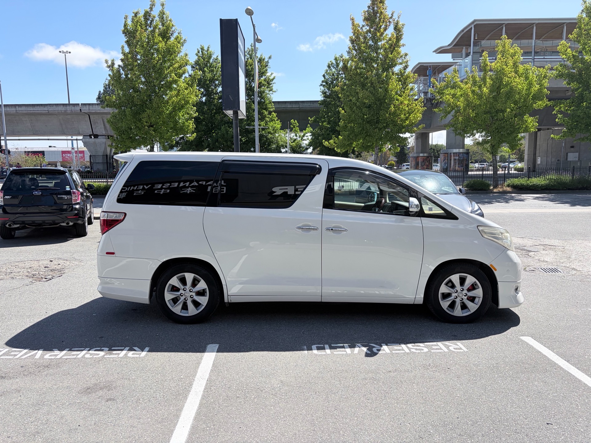 Vehicle photo 8