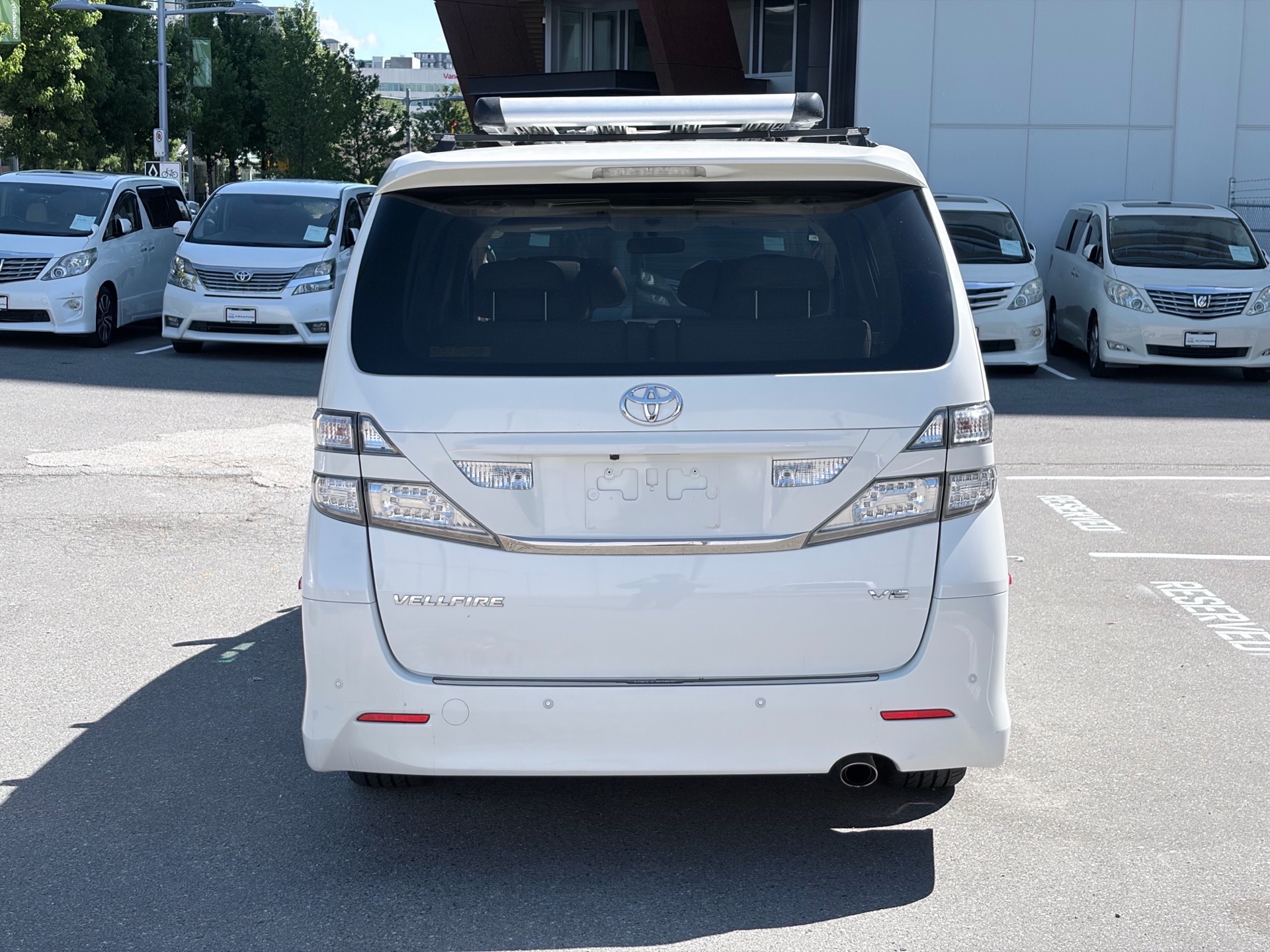Vehicle photo 5