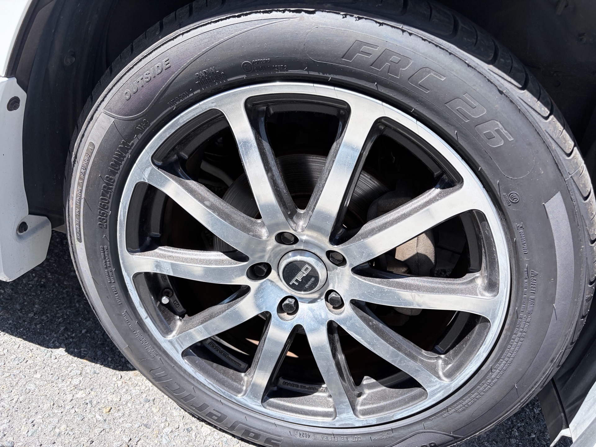 Vehicle photo 23