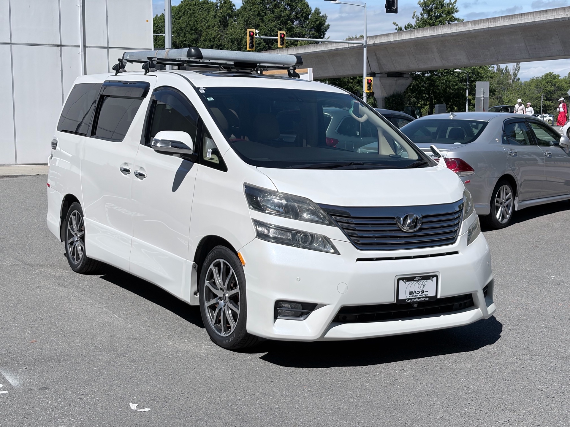Vehicle photo 3