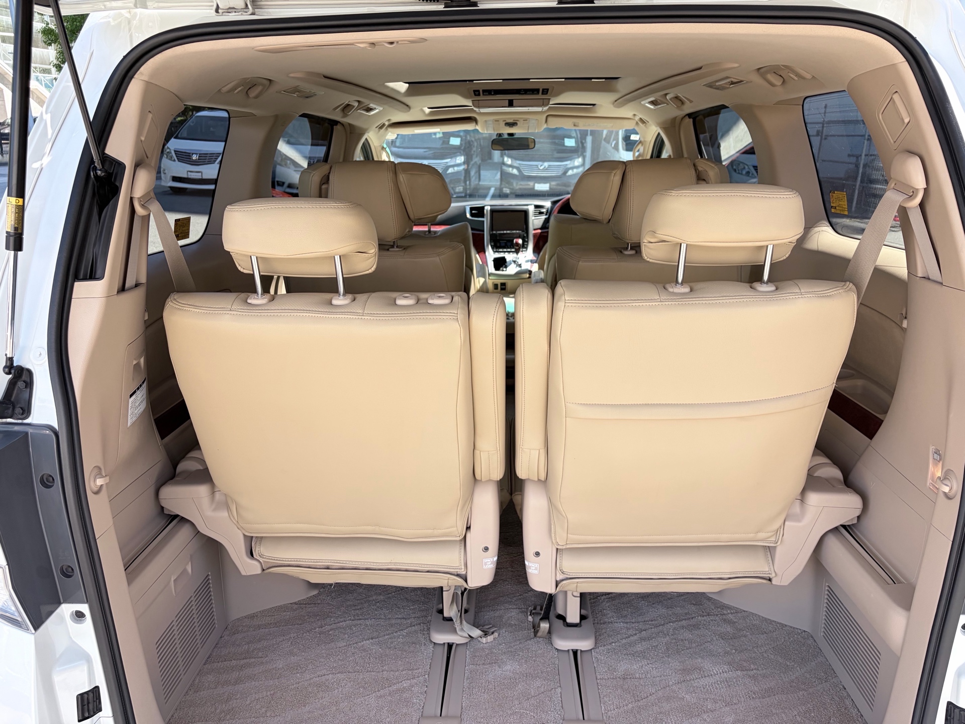 Vehicle photo 20