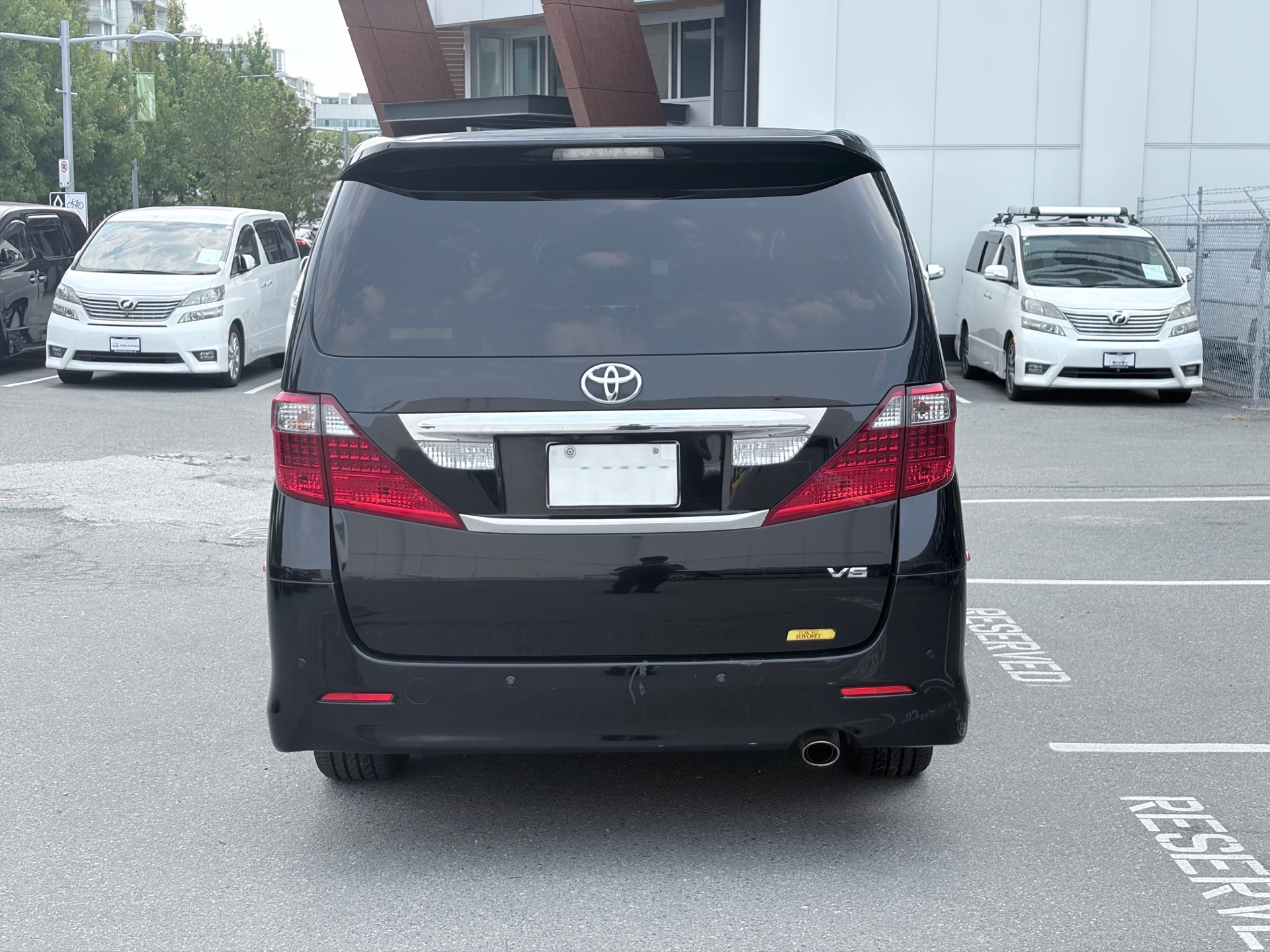Vehicle photo 6