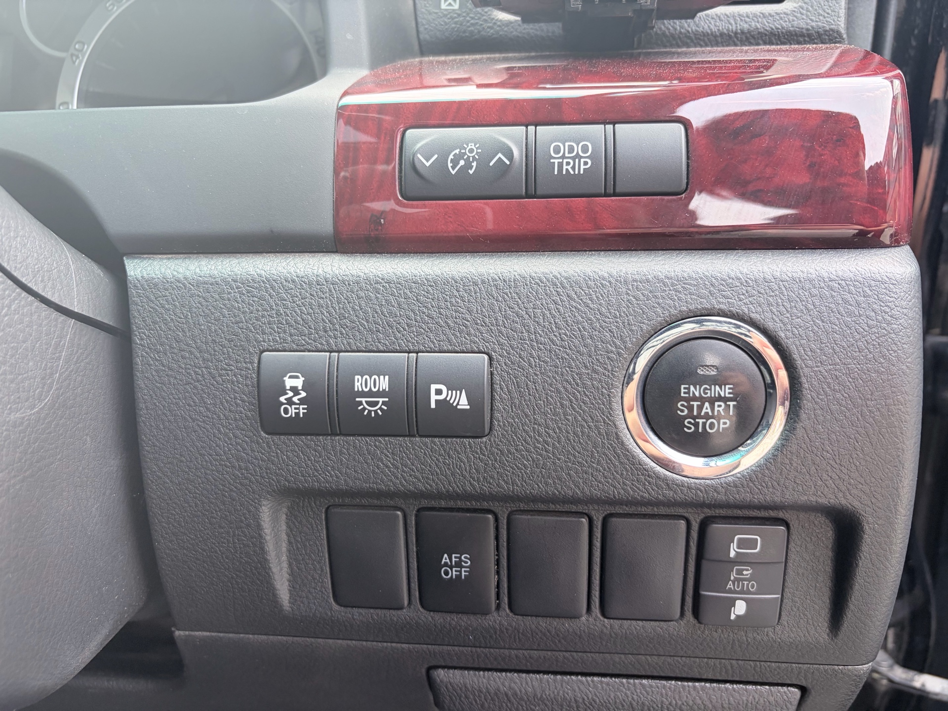 Vehicle photo 13
