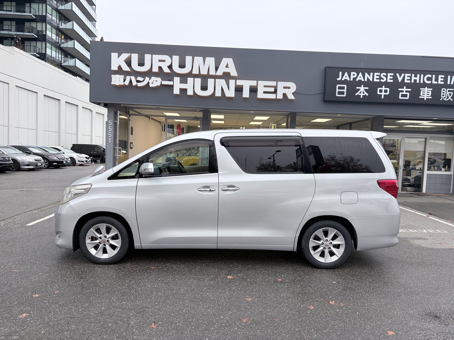 Vehicle photo 4
