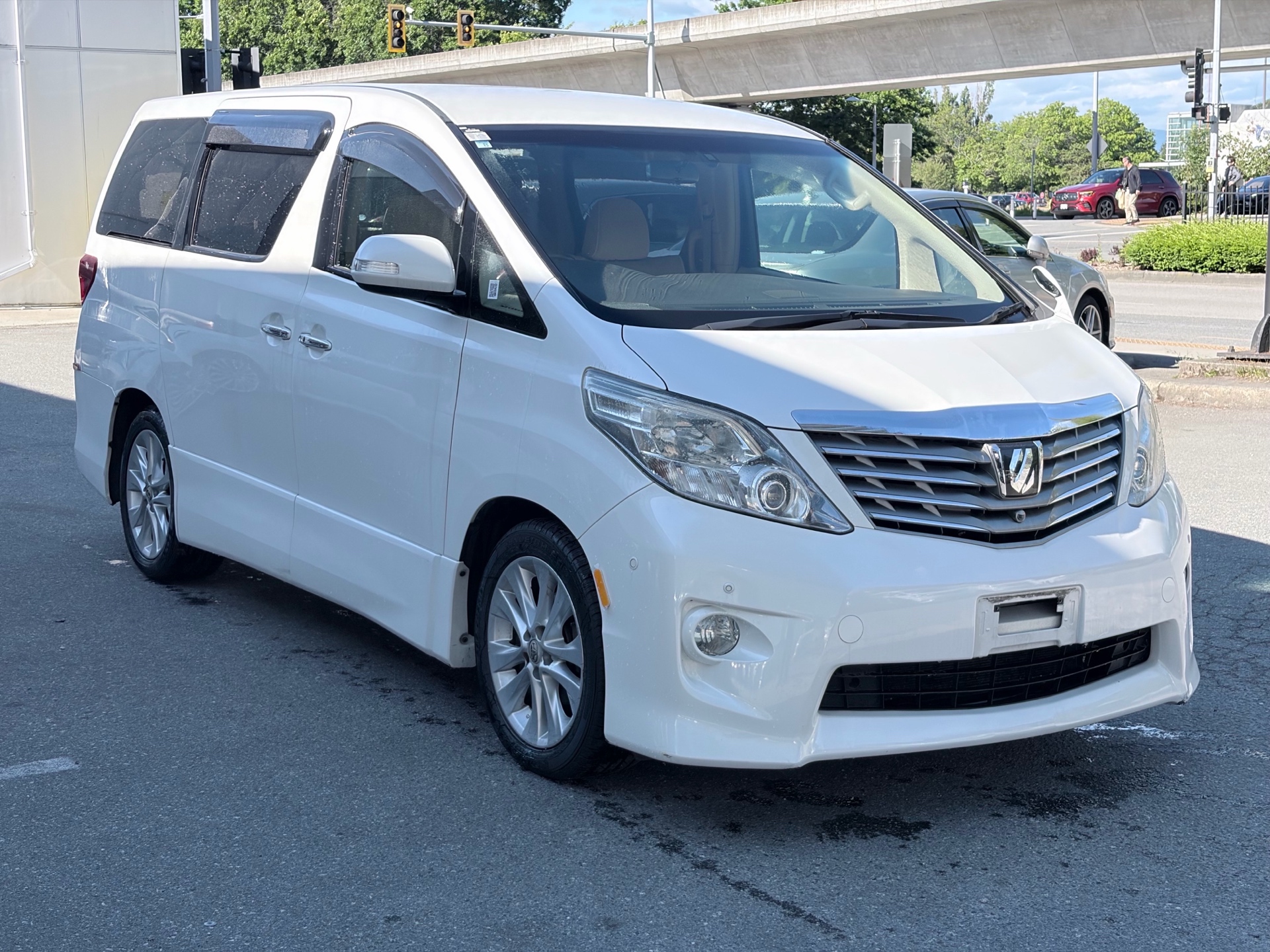 Vehicle photo 3