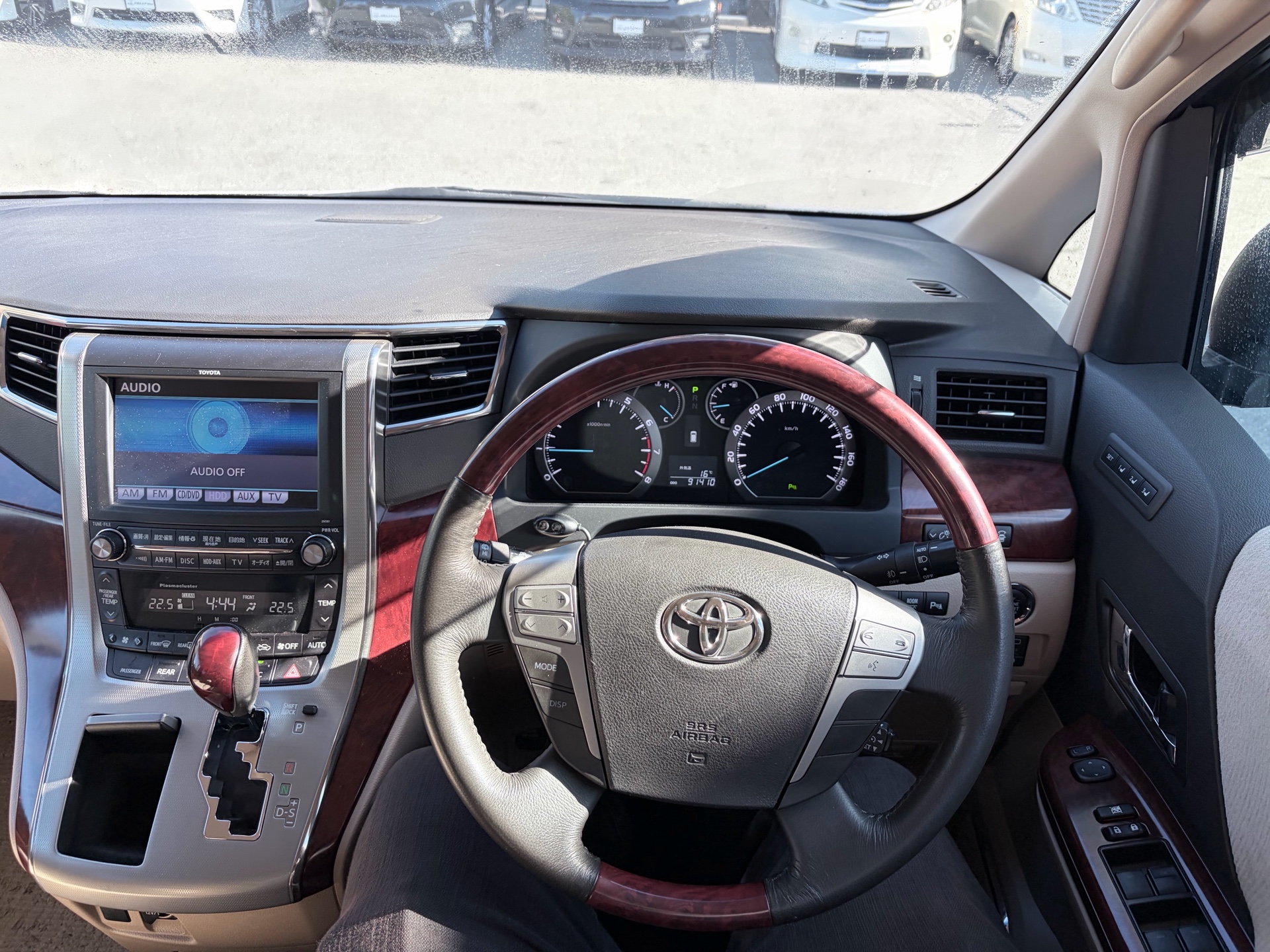 Vehicle photo 8