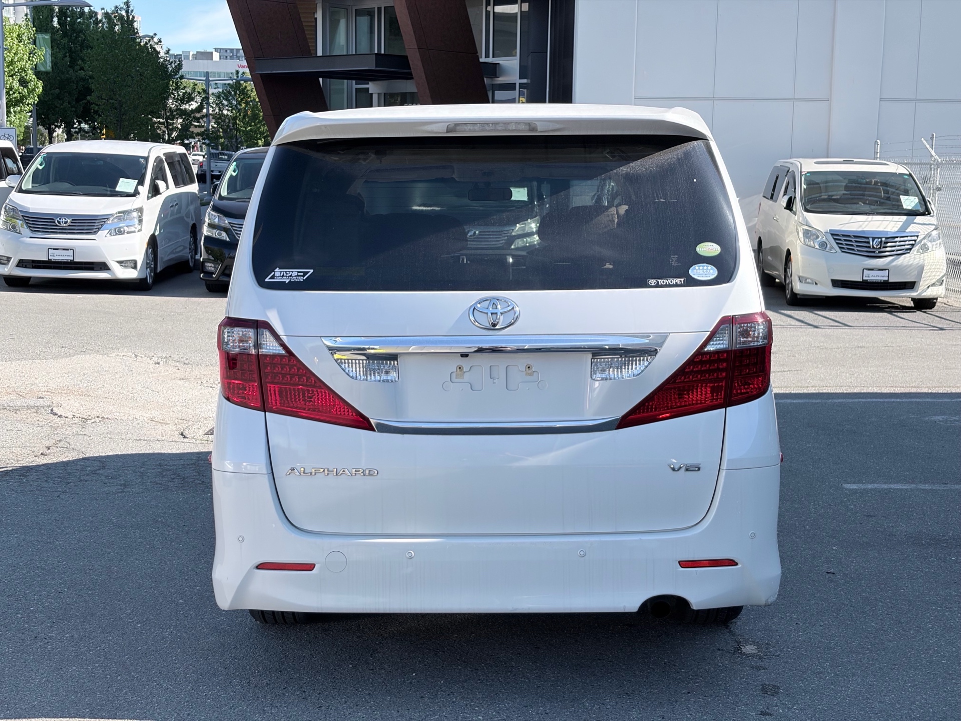 Vehicle photo 6