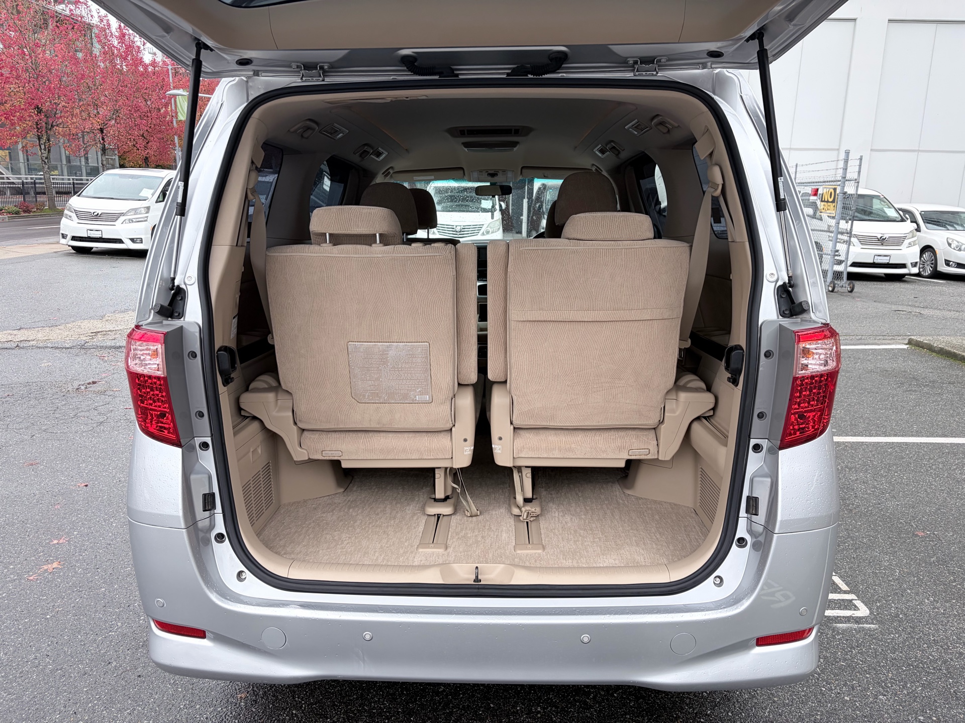 Vehicle photo 18