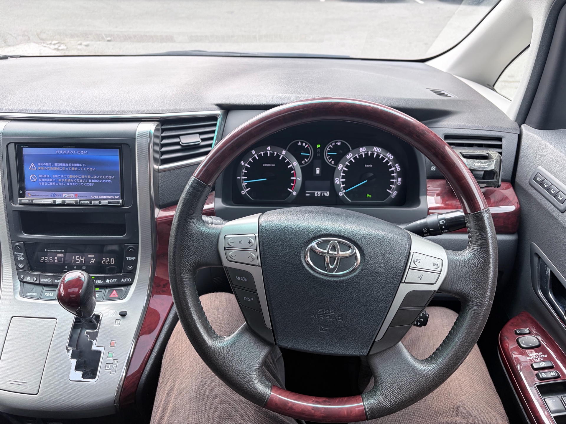 Vehicle photo 9