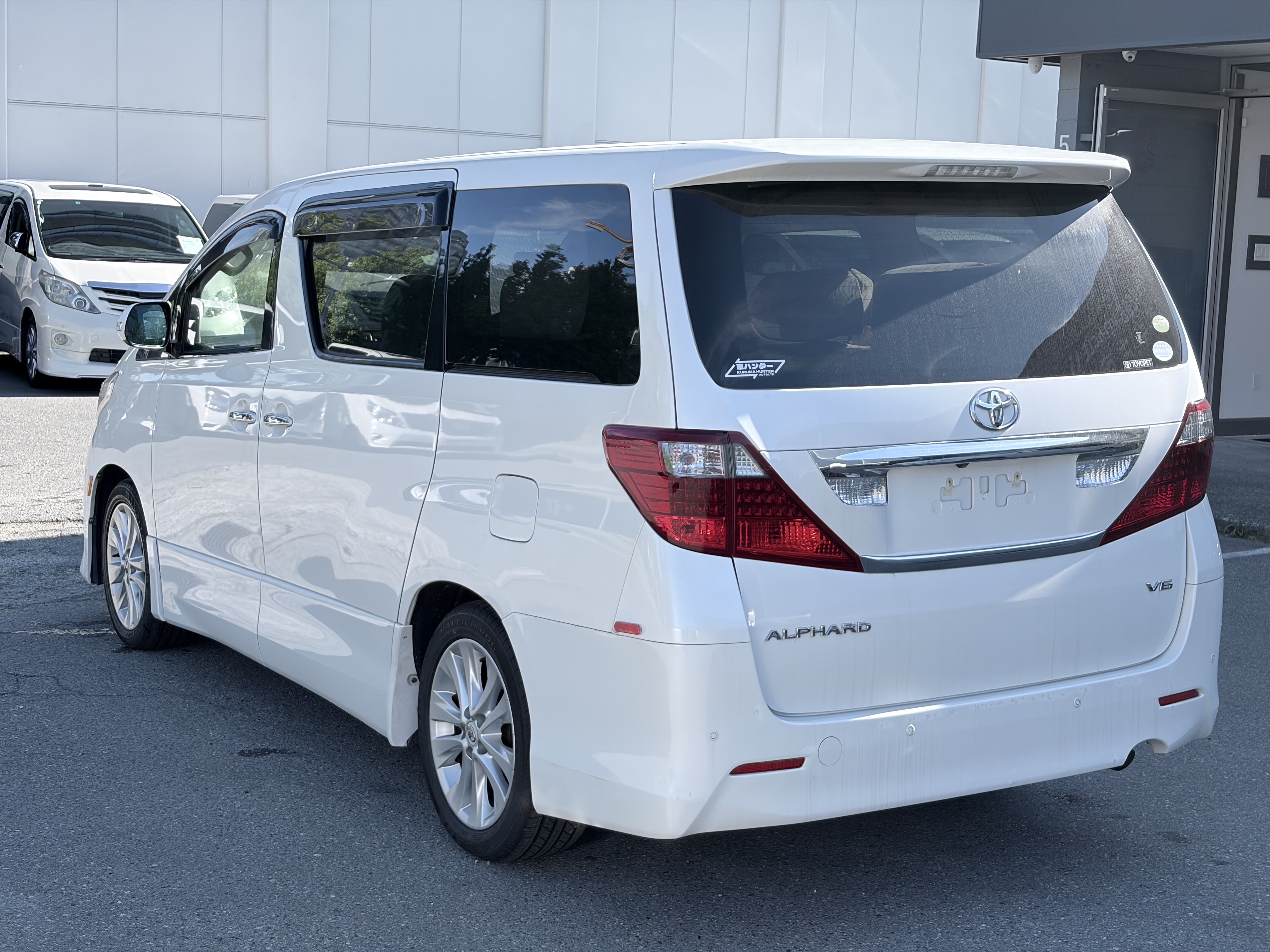 Vehicle photo 5