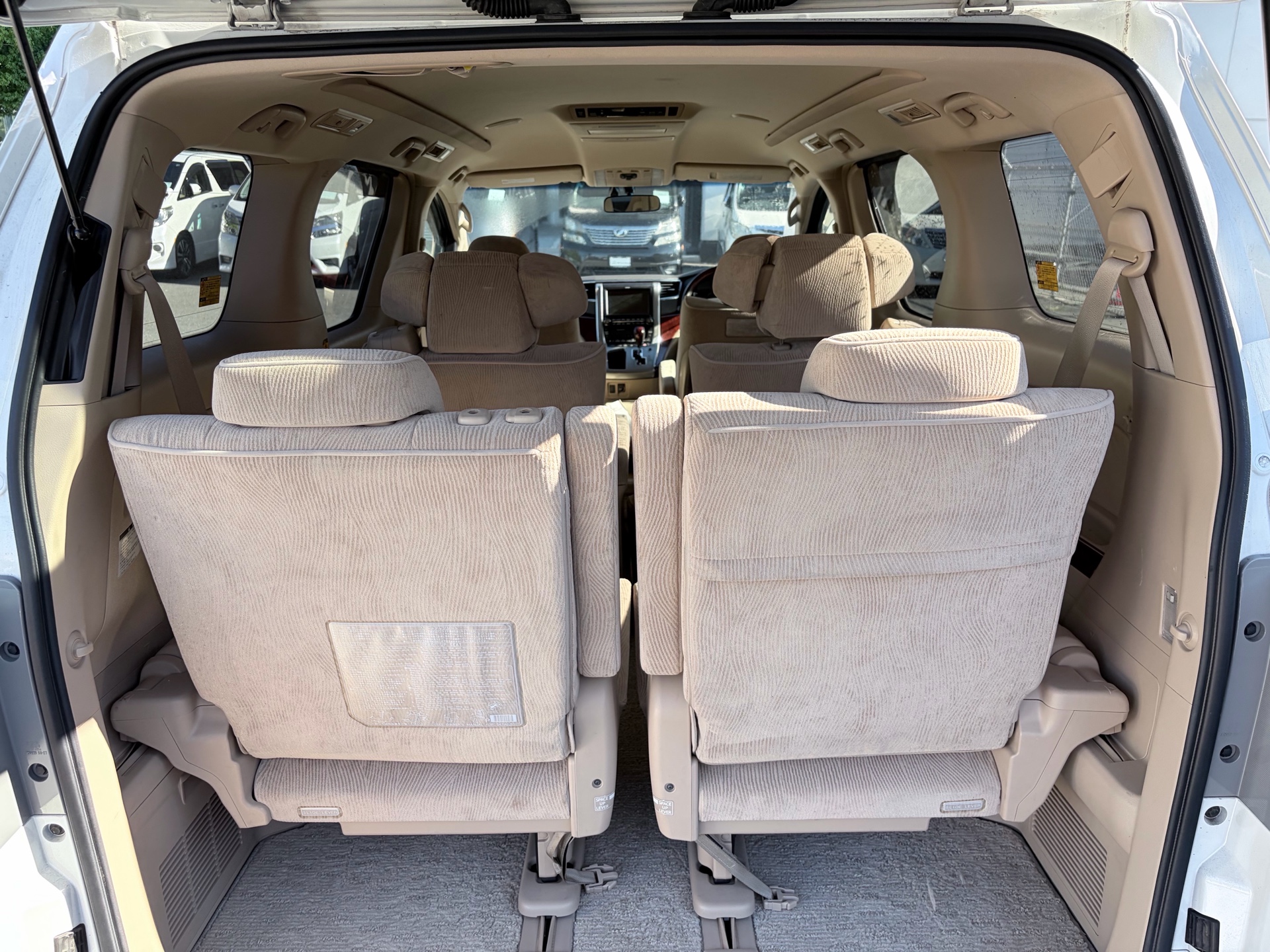 Vehicle photo 18