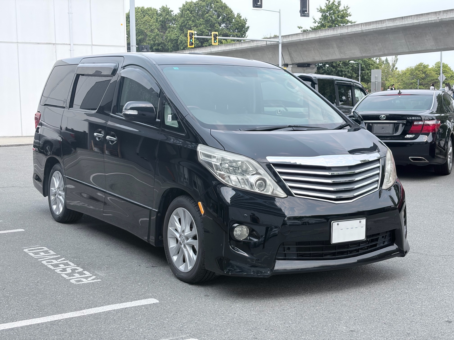 Vehicle photo 3