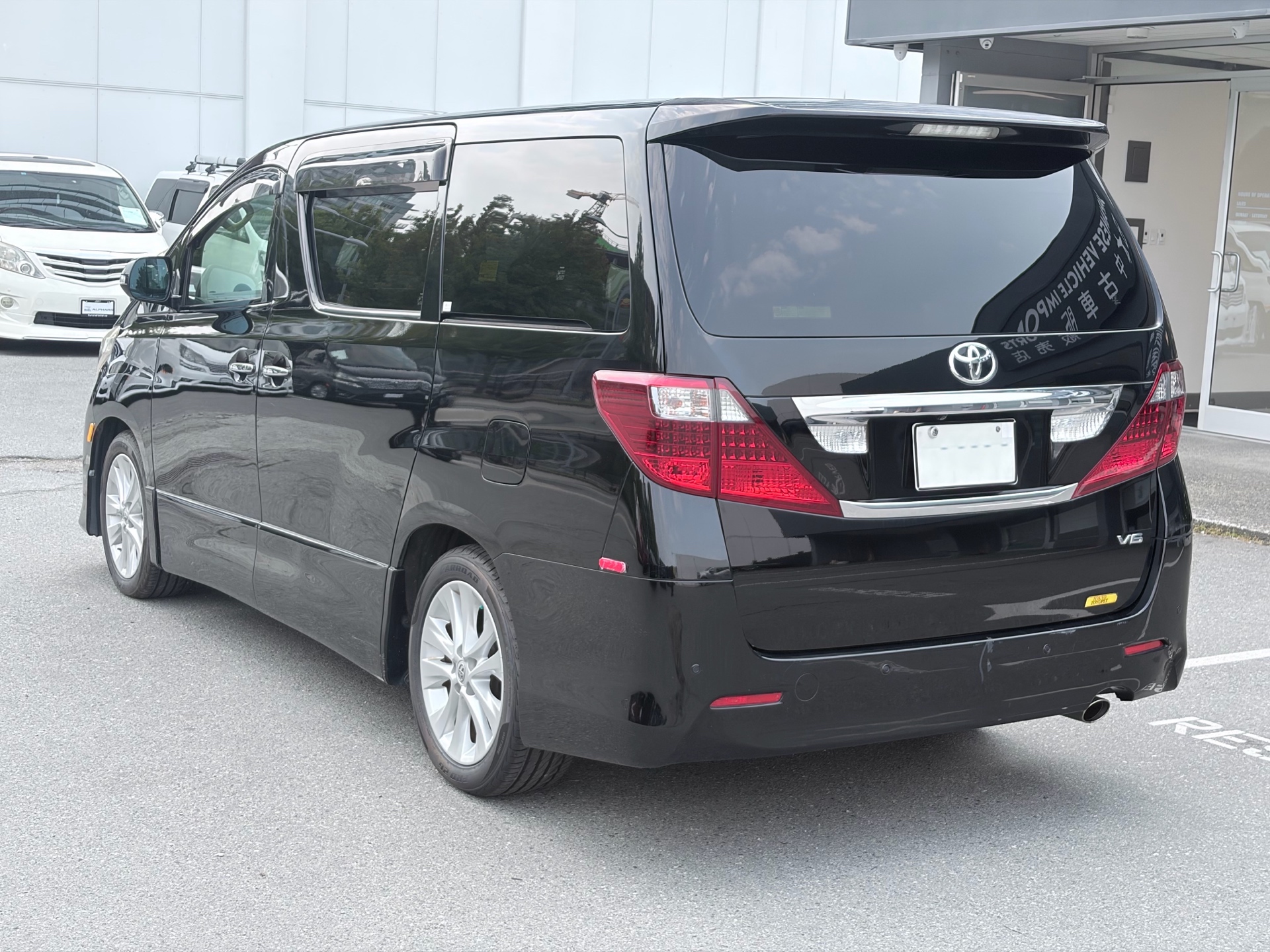 Vehicle photo 5