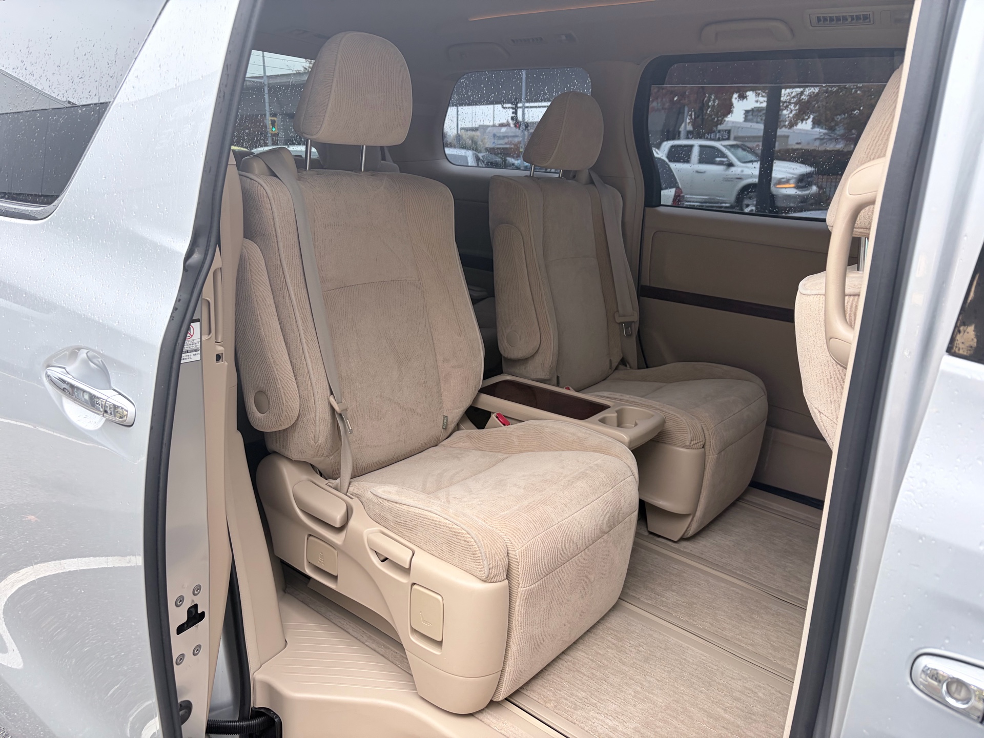 Vehicle photo 16
