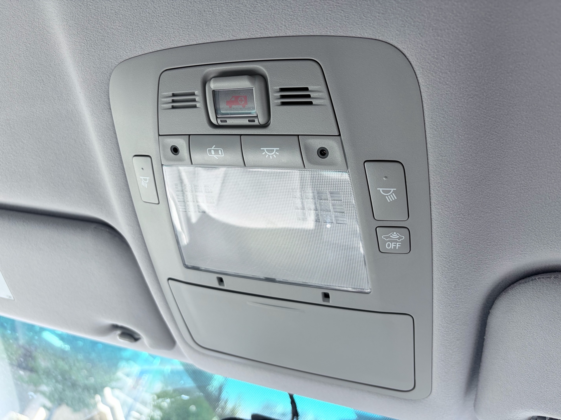 Vehicle photo 16