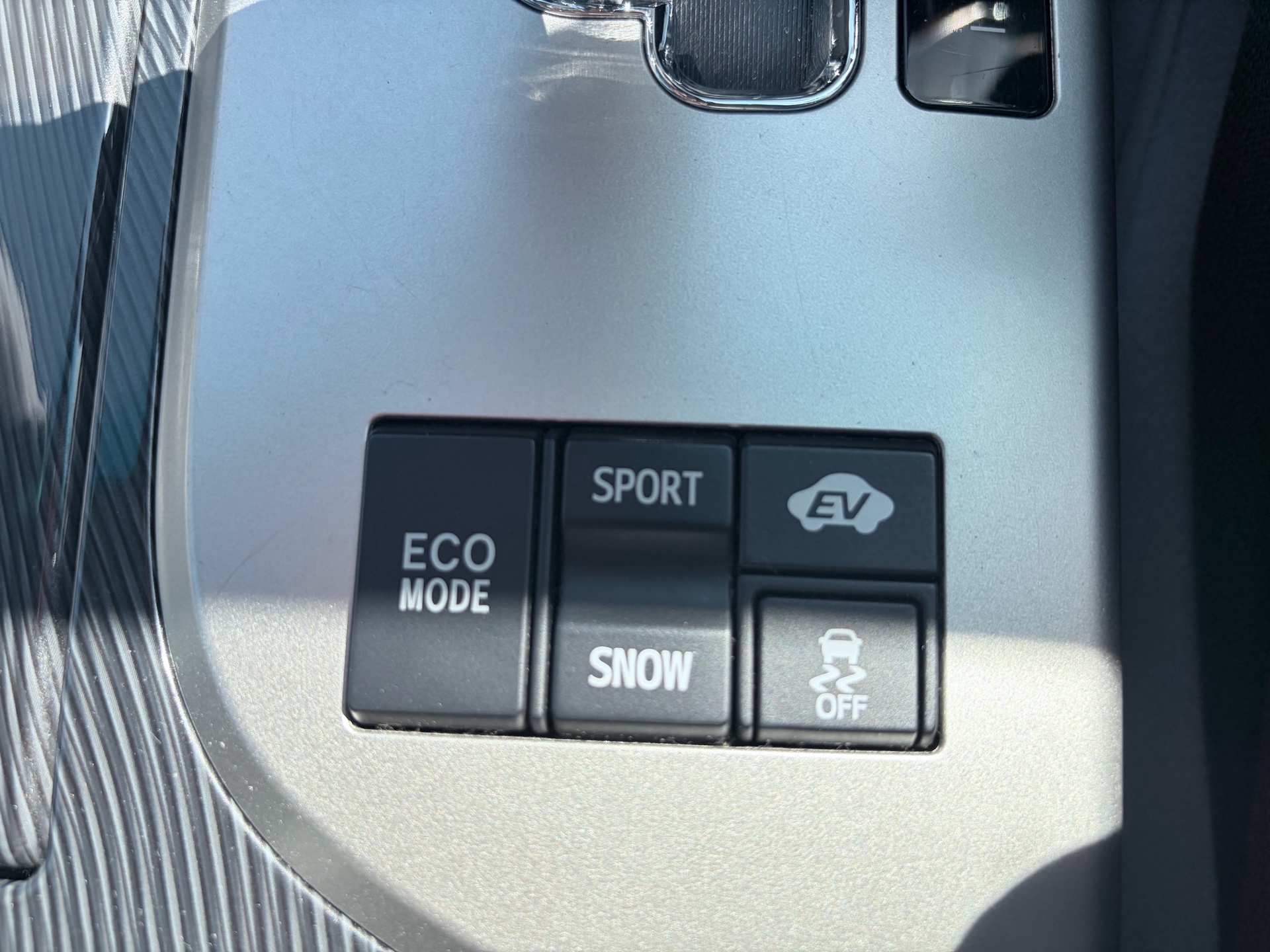 Vehicle photo 15