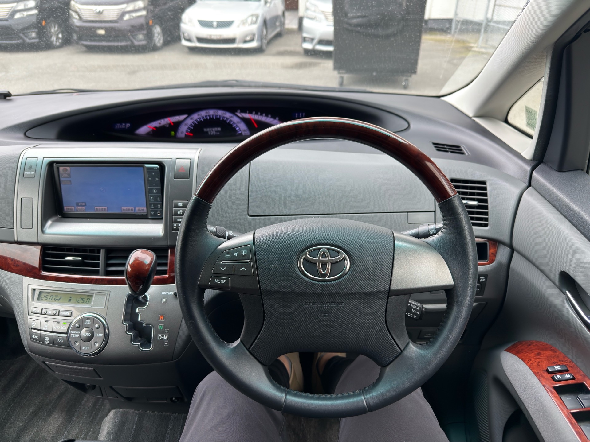 Vehicle photo 6