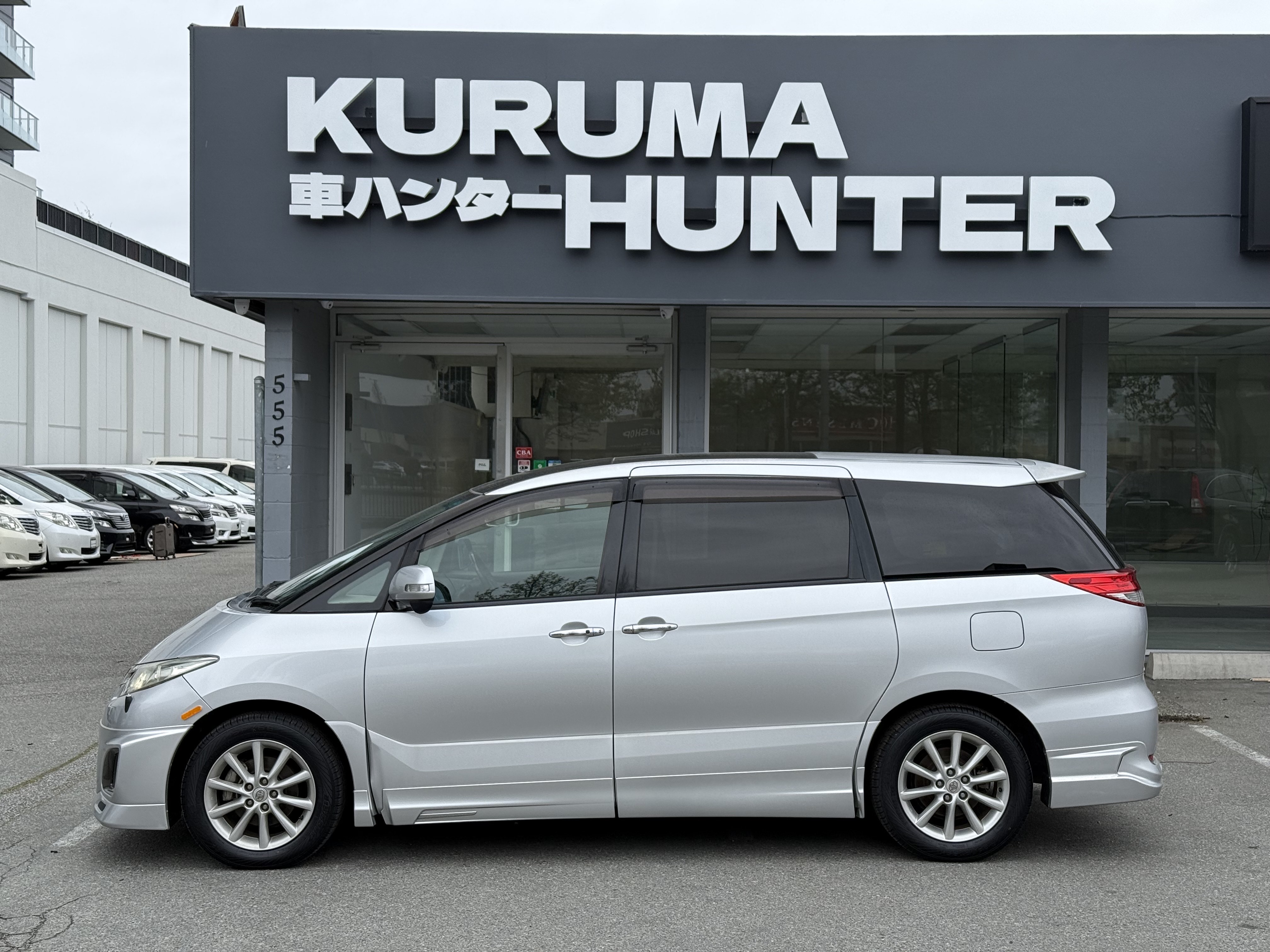 Vehicle photo 3